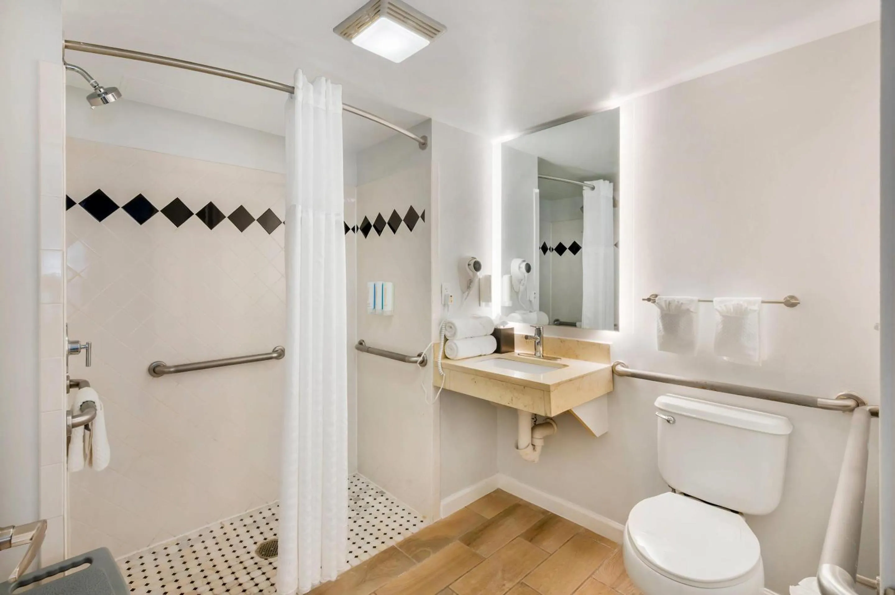 Bedroom in MainStay Suites Sterling near Dulles Town Center