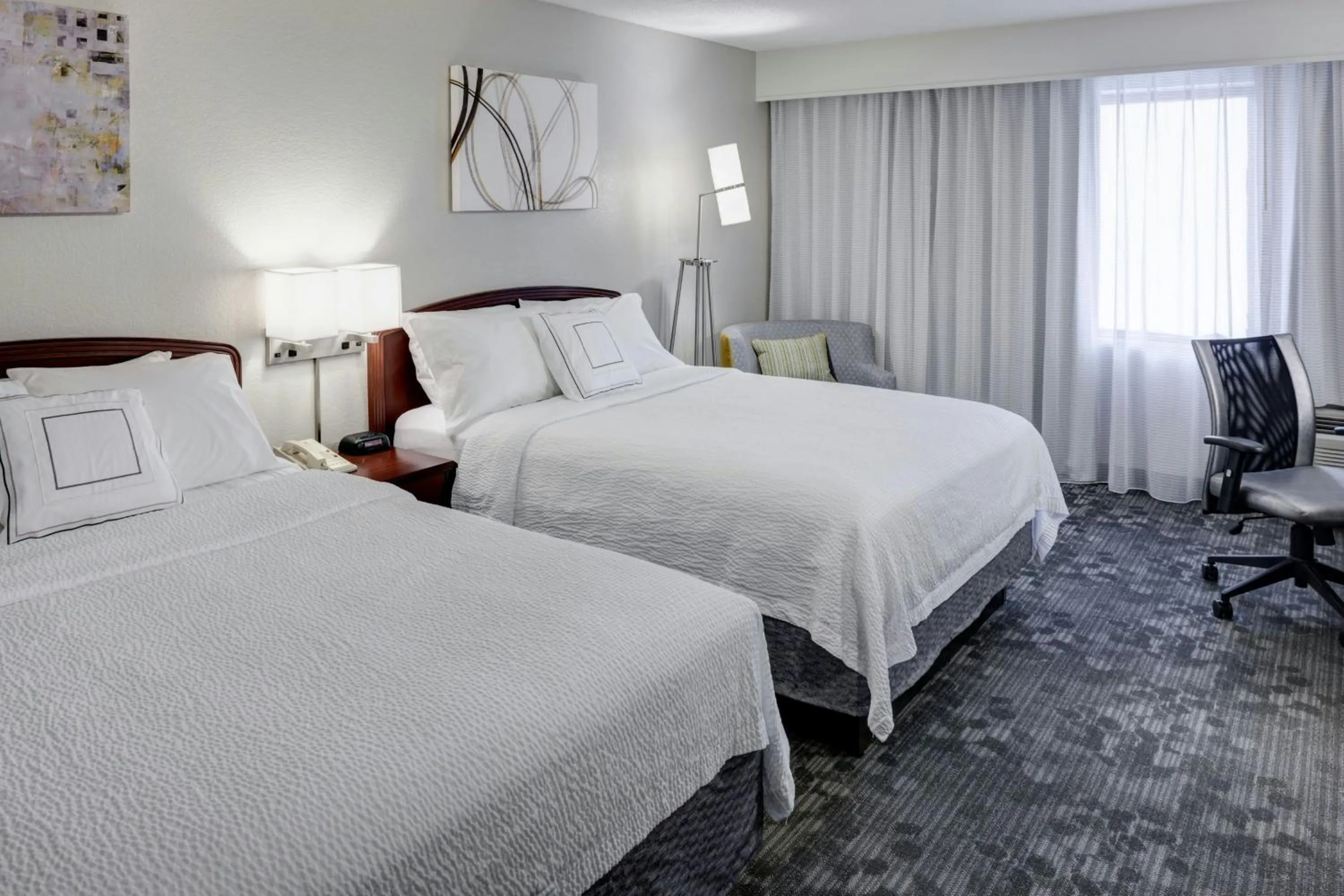 Photo of the whole room, Bed in Courtyard by Marriott Wichita East