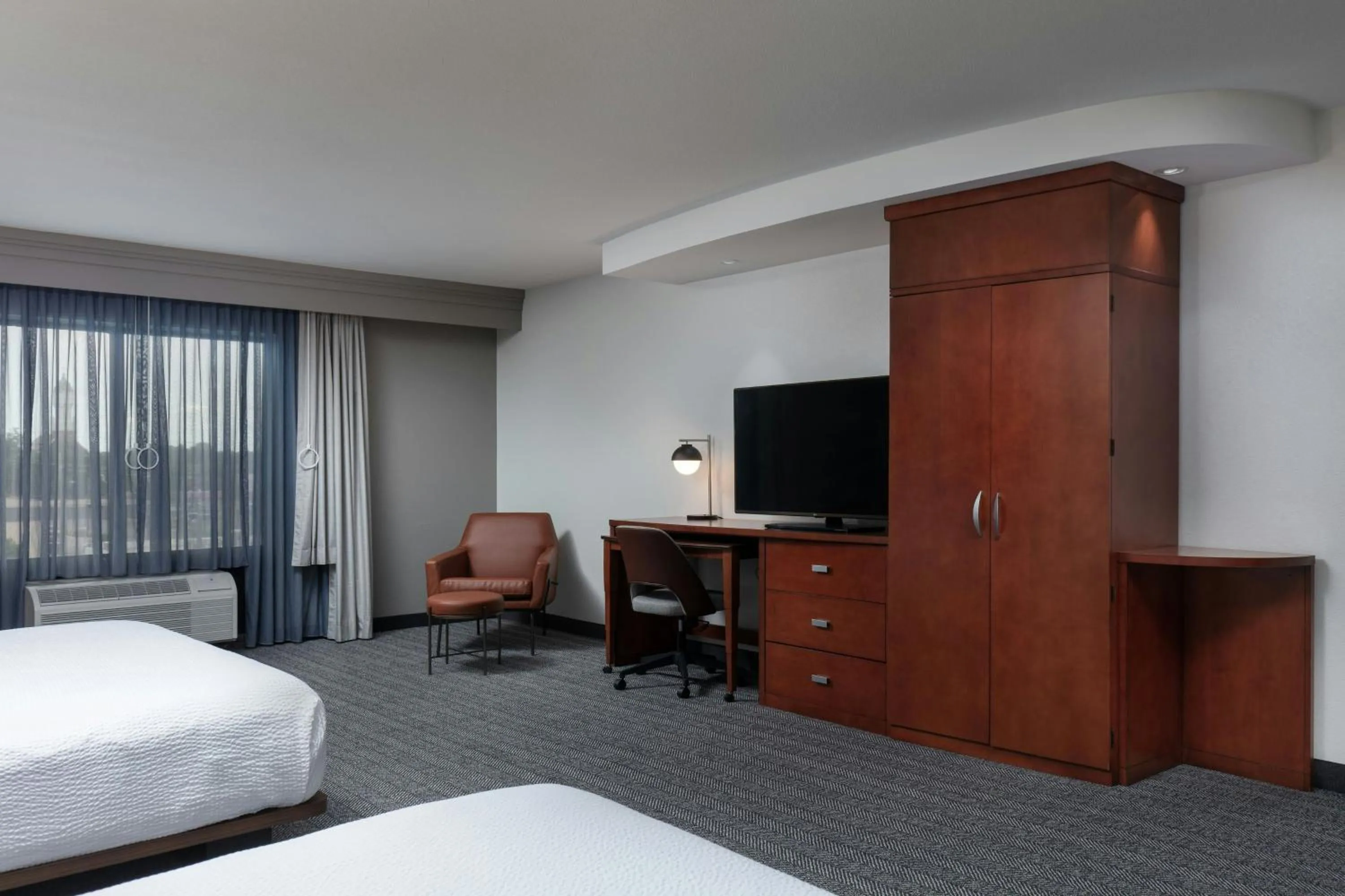 Photo of the whole room, Bed in Courtyard by Marriott Wichita at Old Town