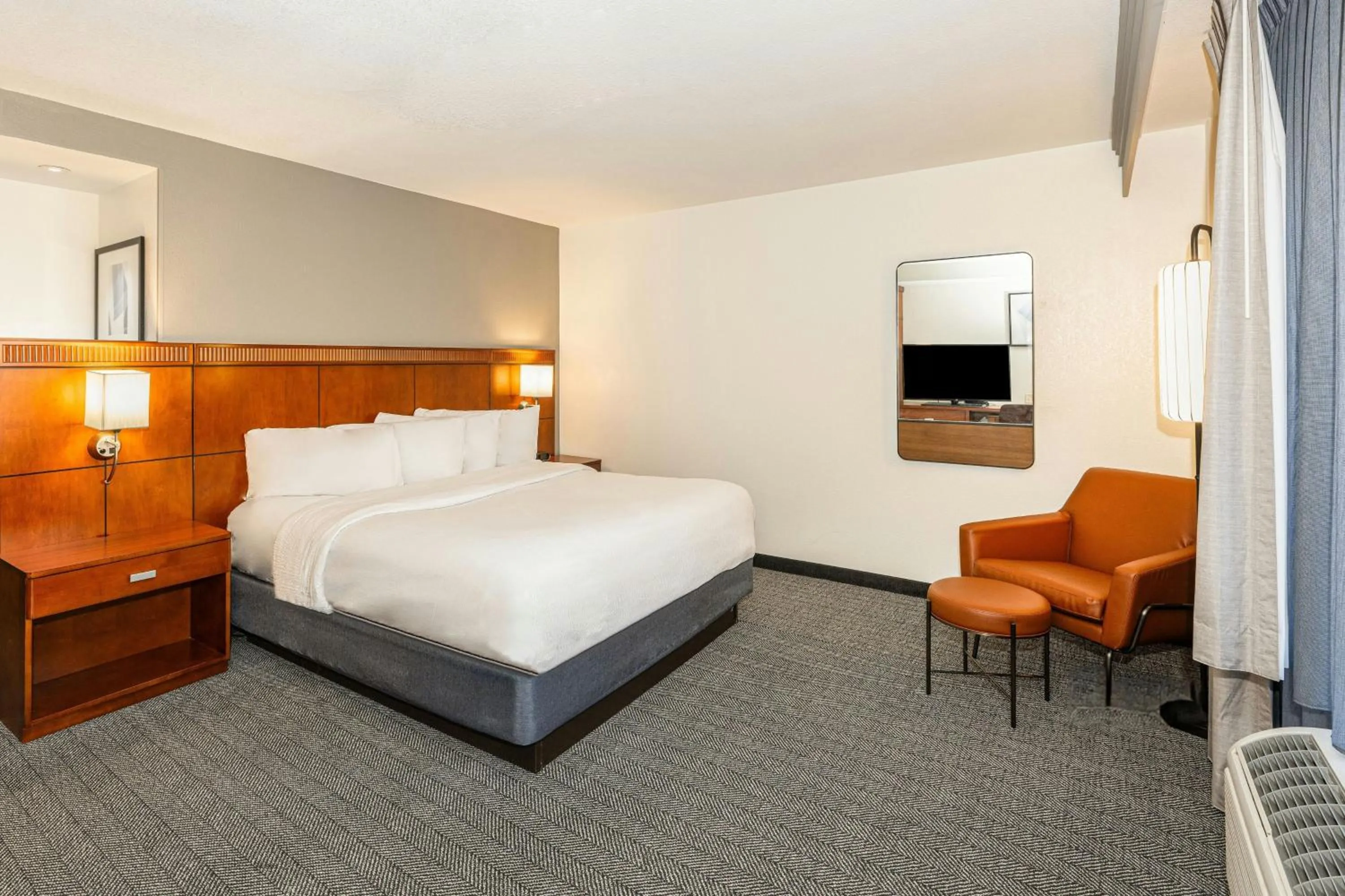 Photo of the whole room, Bed in Courtyard by Marriott Wichita at Old Town