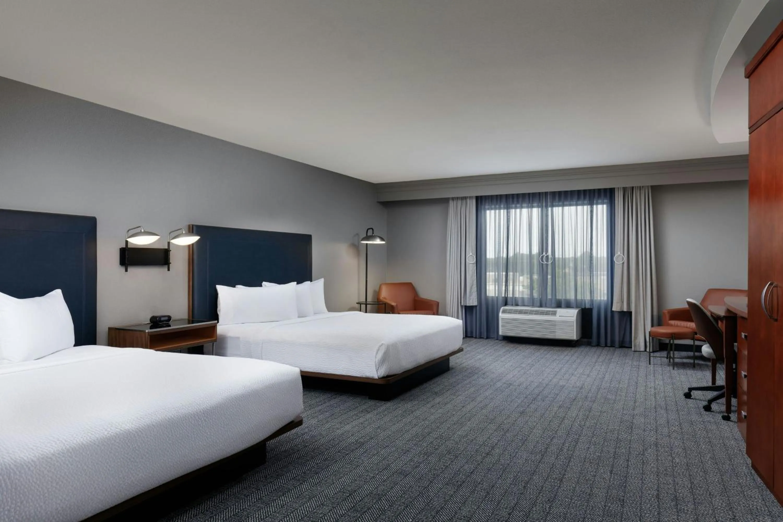 Photo of the whole room, Bed in Courtyard by Marriott Wichita at Old Town