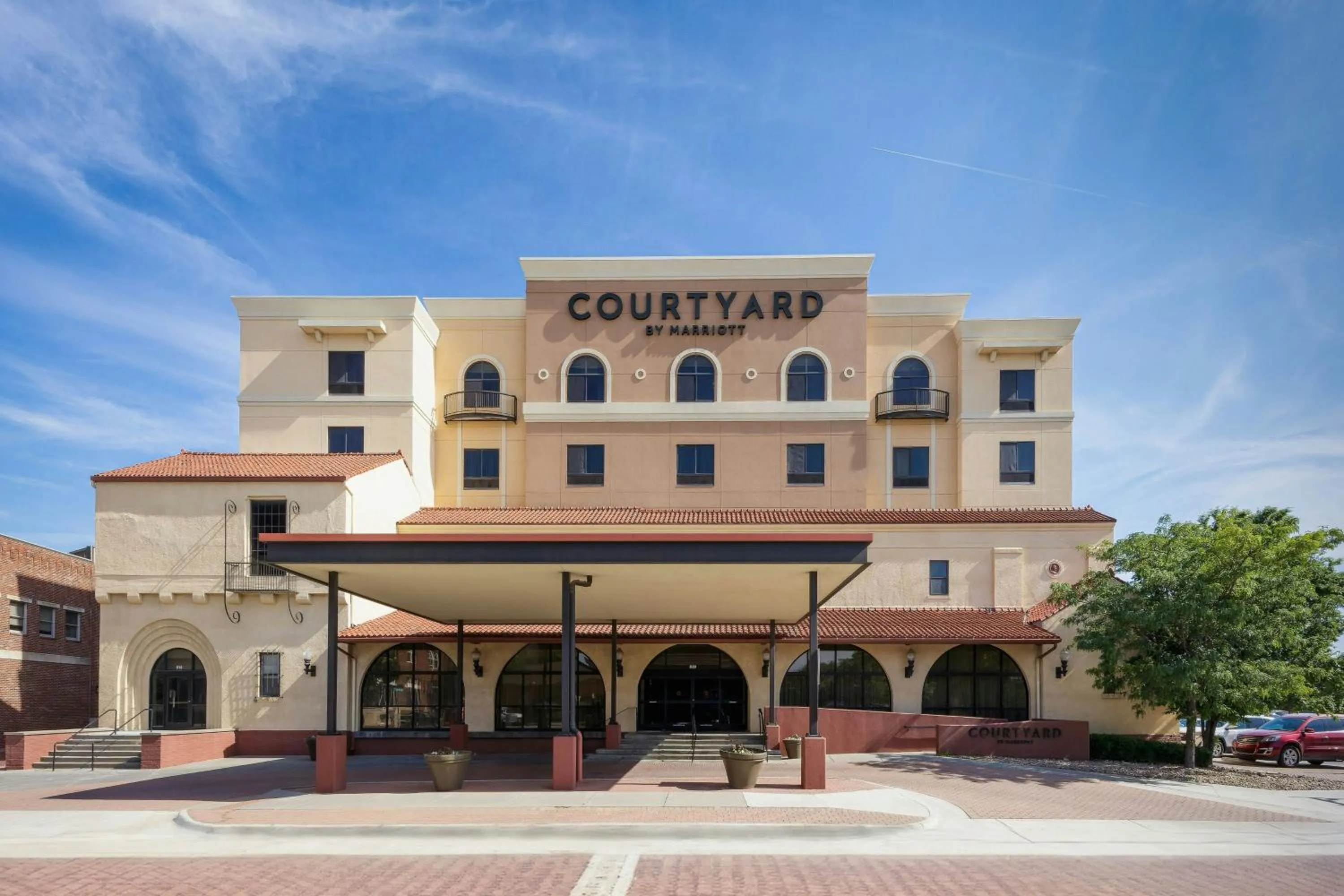 Property building in Courtyard by Marriott Wichita at Old Town