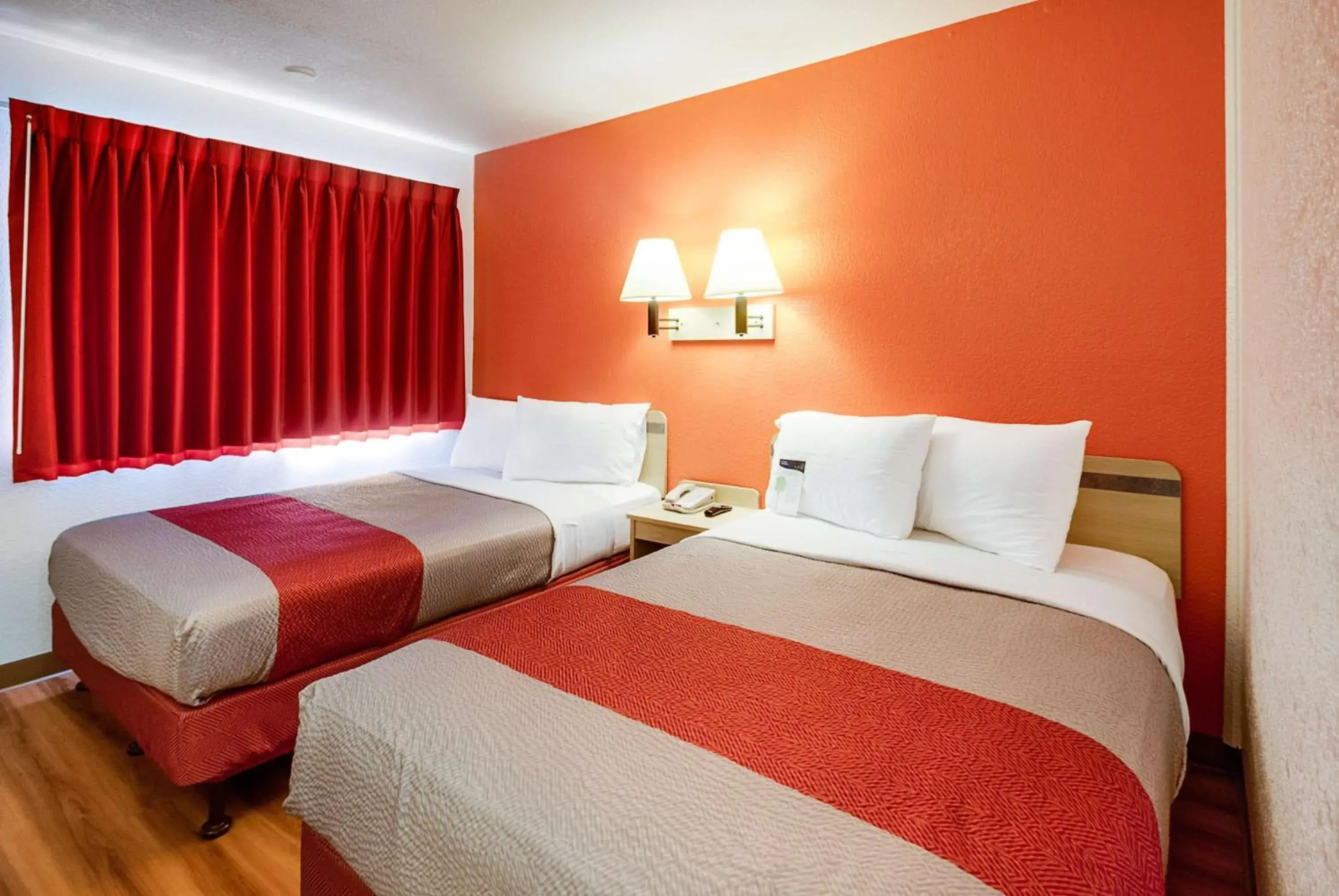 Quadruple Room in Motel 6-Lenexa, KS - Kansas City Southwest Quadruple Room in Motel 6-Lenexa, KS - Kansas City Southwest