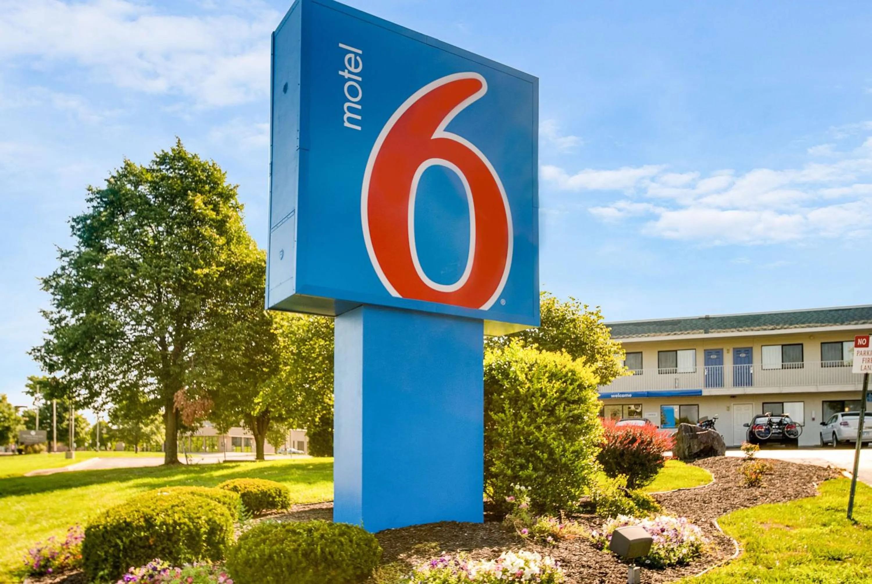 Property building in Motel 6-Lenexa, KS - Kansas City Southwest