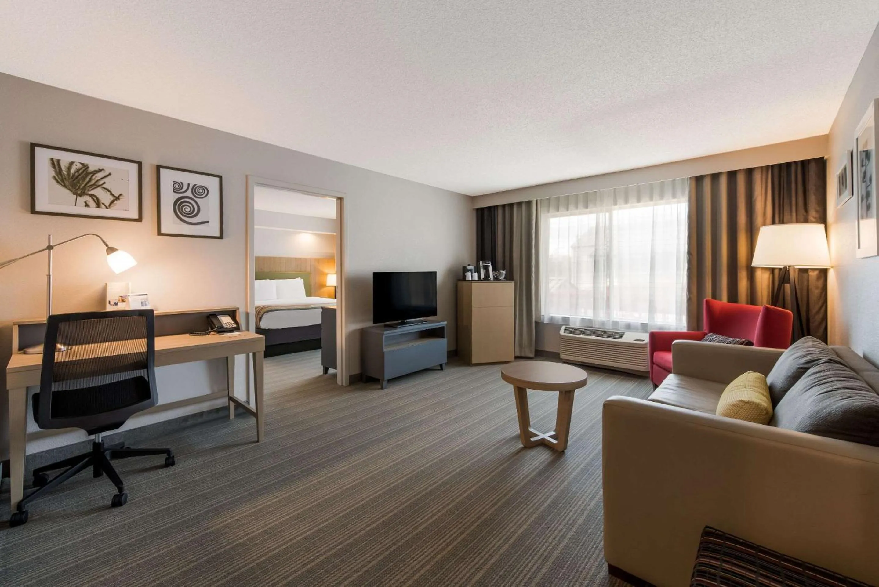 Bedroom in Country Inn & Suites by Radisson, Wichita East, KS