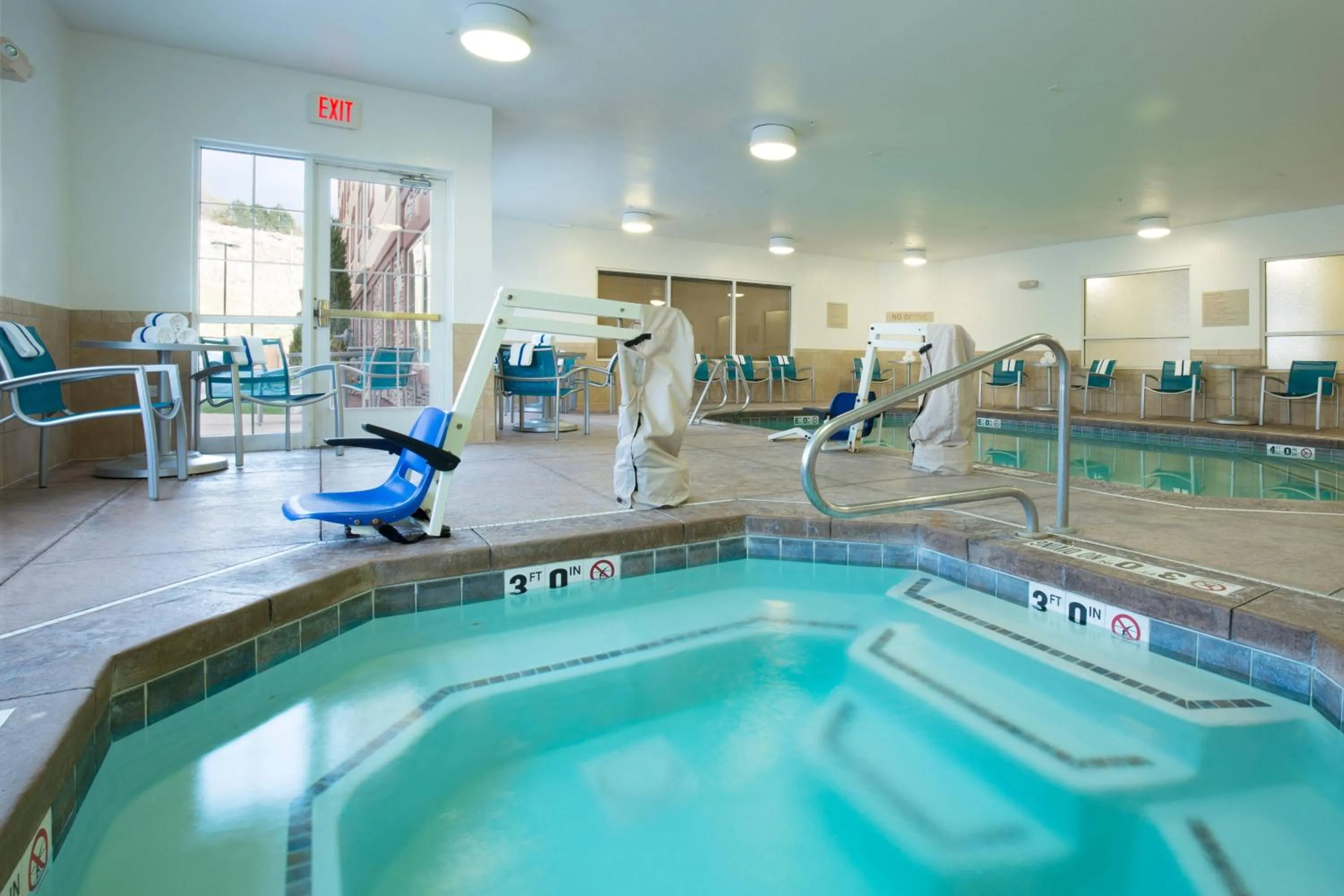 Swimming pool in TownePlace Suites Pocatello