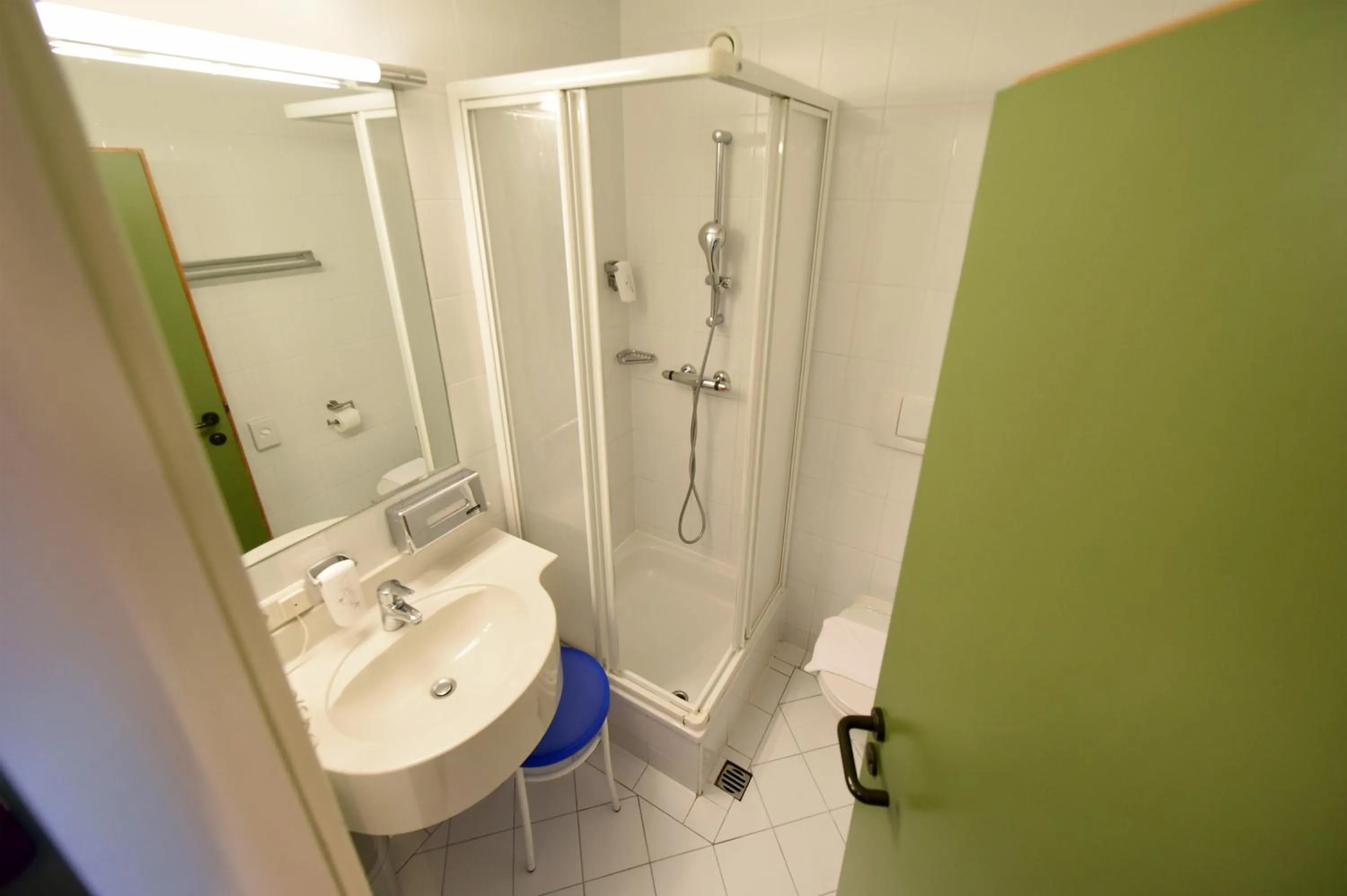 Bathroom in Hotel Neutor Express