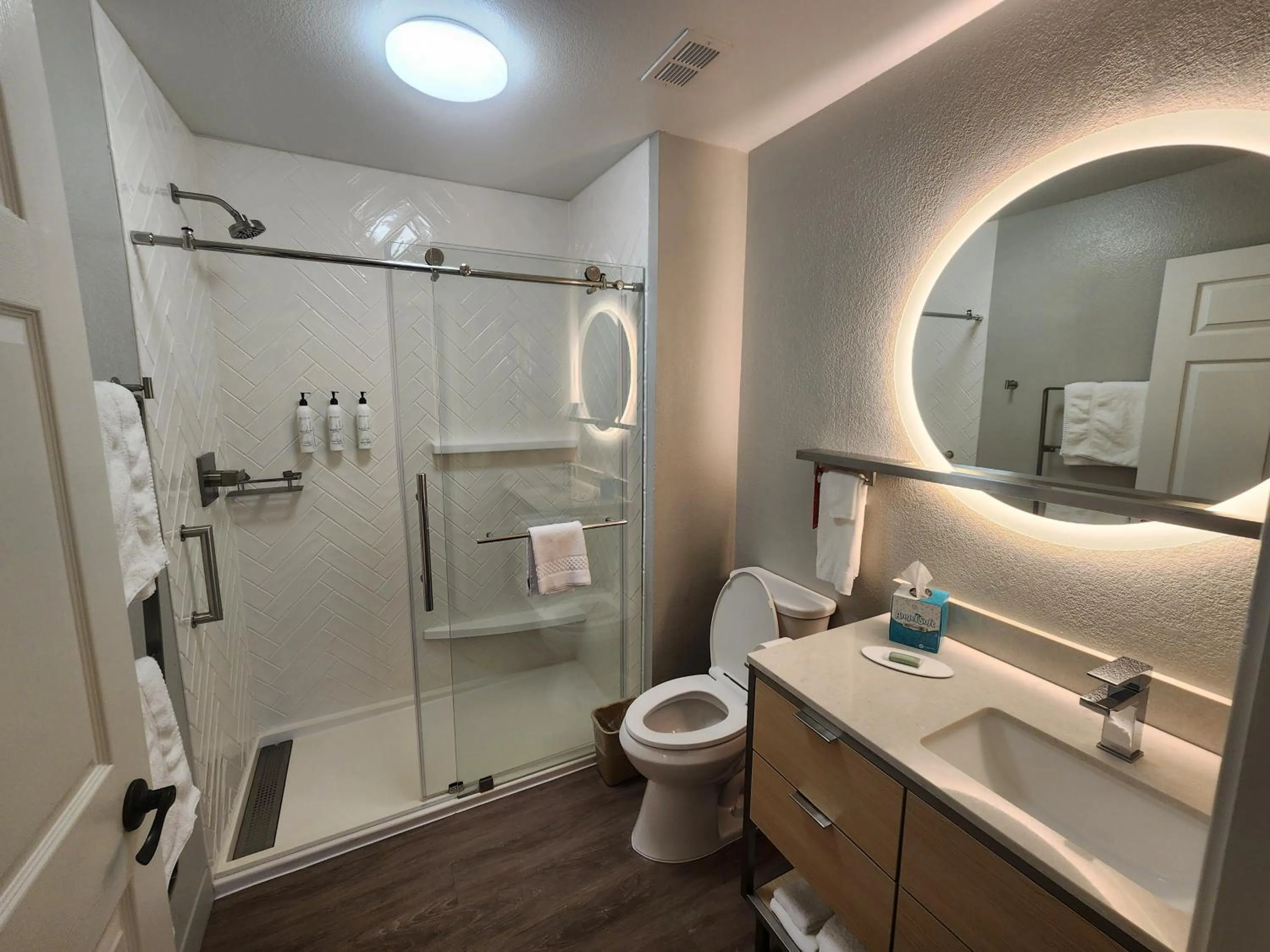 Bathroom in TownePlace Suites by Marriott Killeen