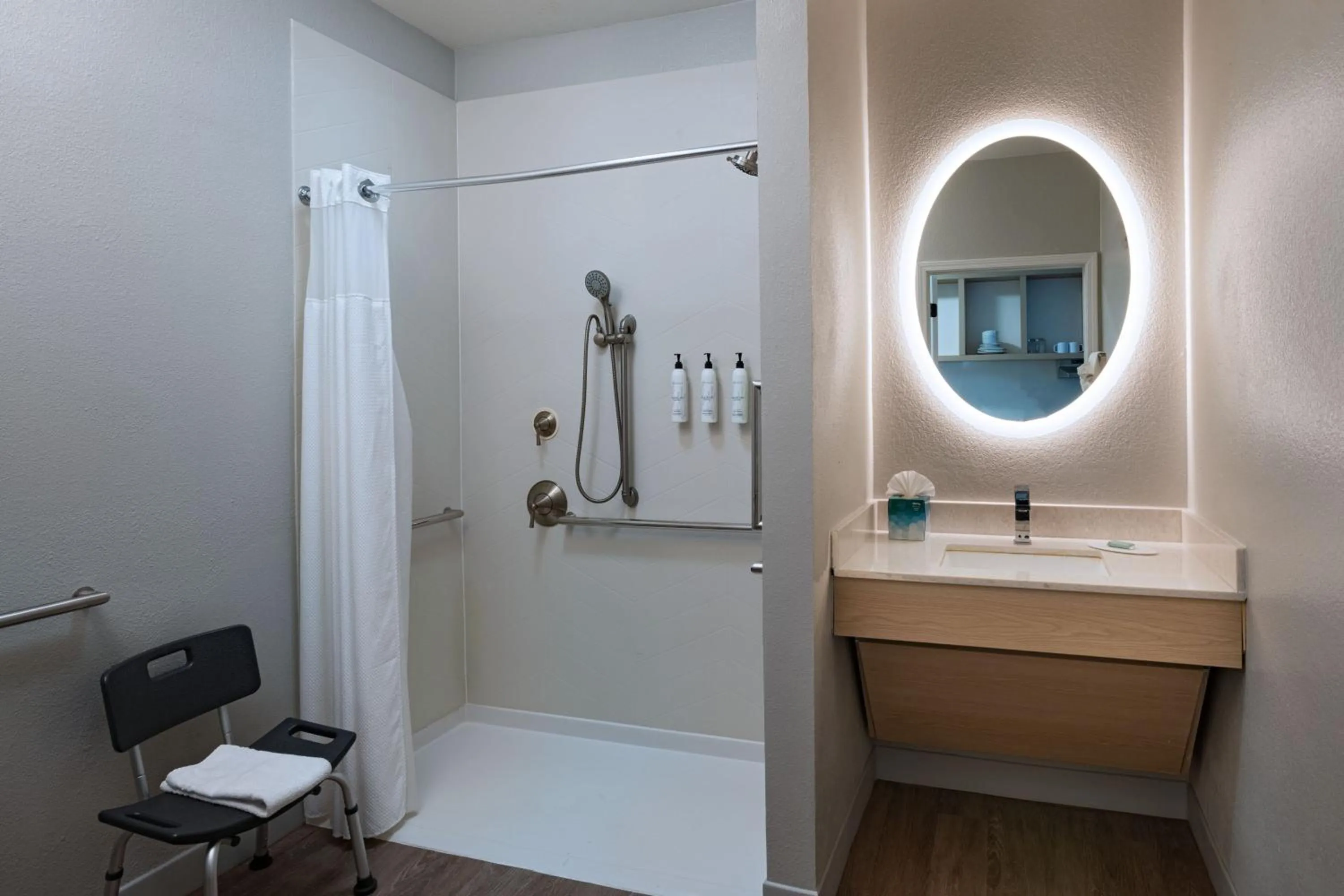Bathroom in TownePlace Suites by Marriott Killeen