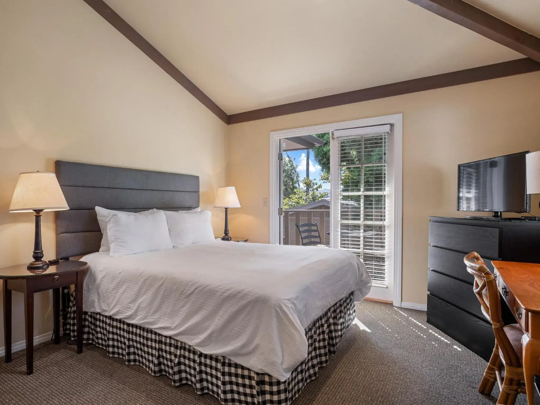 Bed in The Upham Hotel Bed in The Upham Hotel