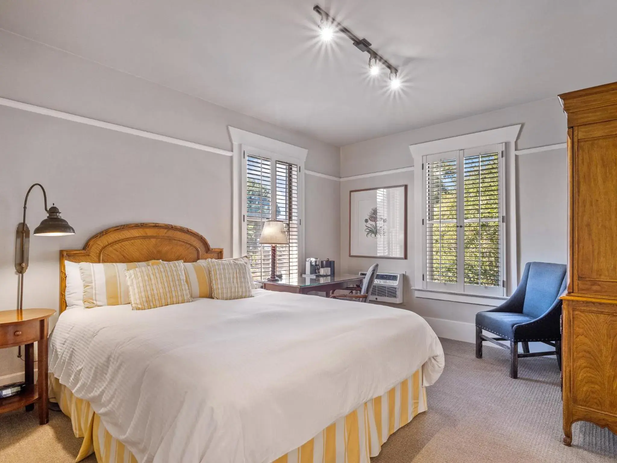 Bed in The Upham Hotel Bed in The Upham Hotel