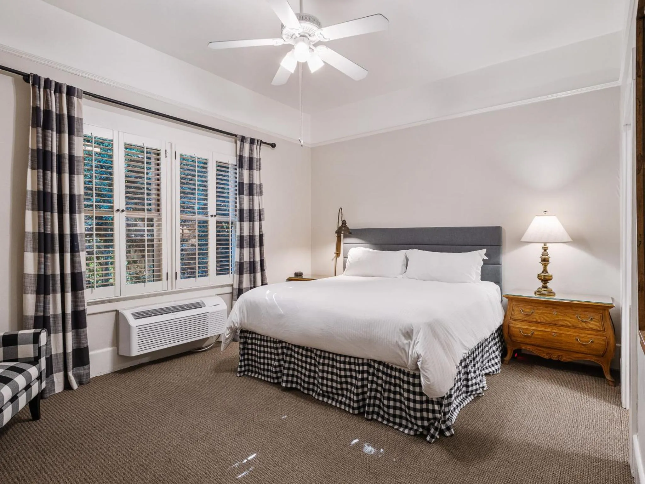 Bed in The Upham Hotel