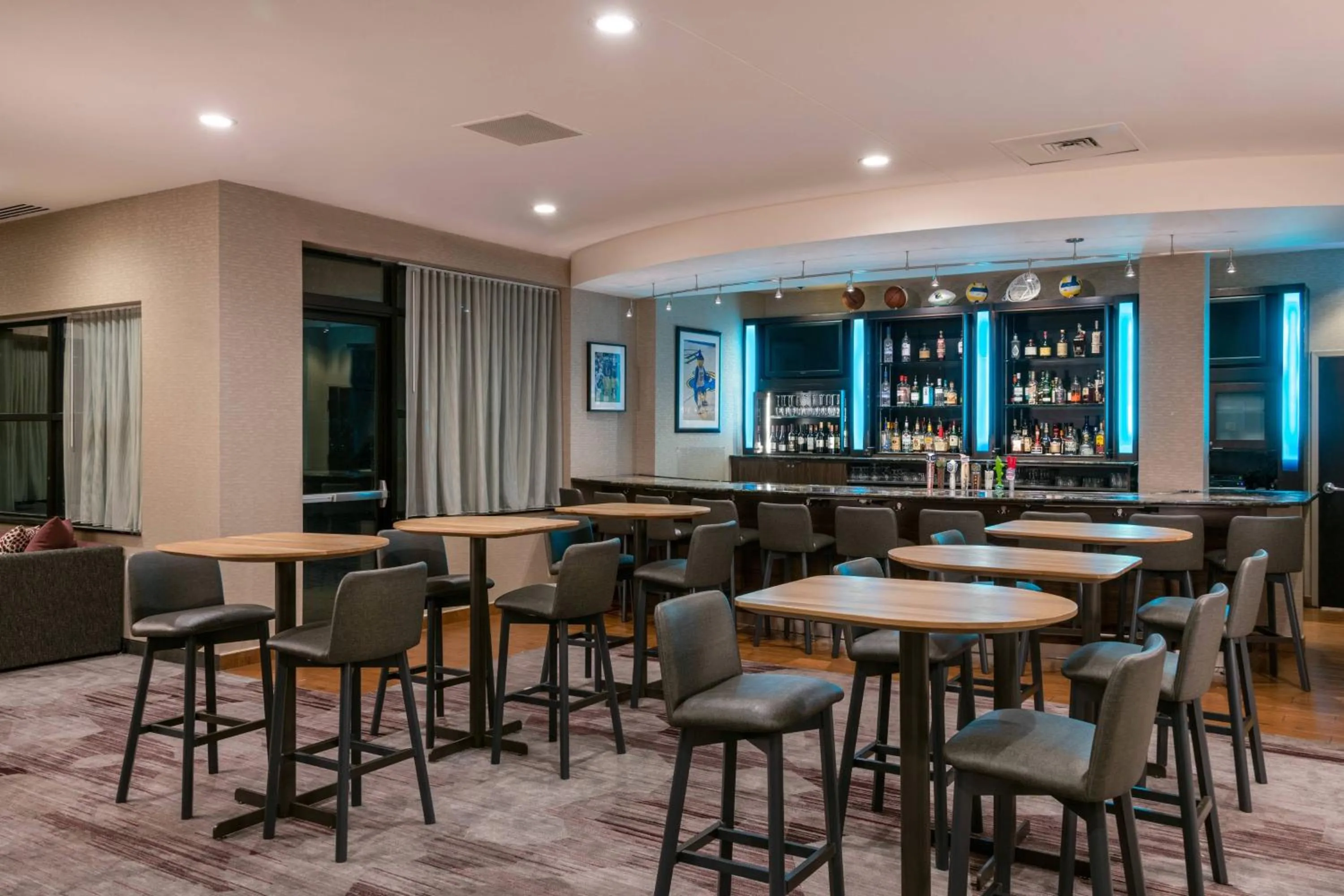 Lounge or bar in Courtyard by Marriott Newark-University of Delaware
