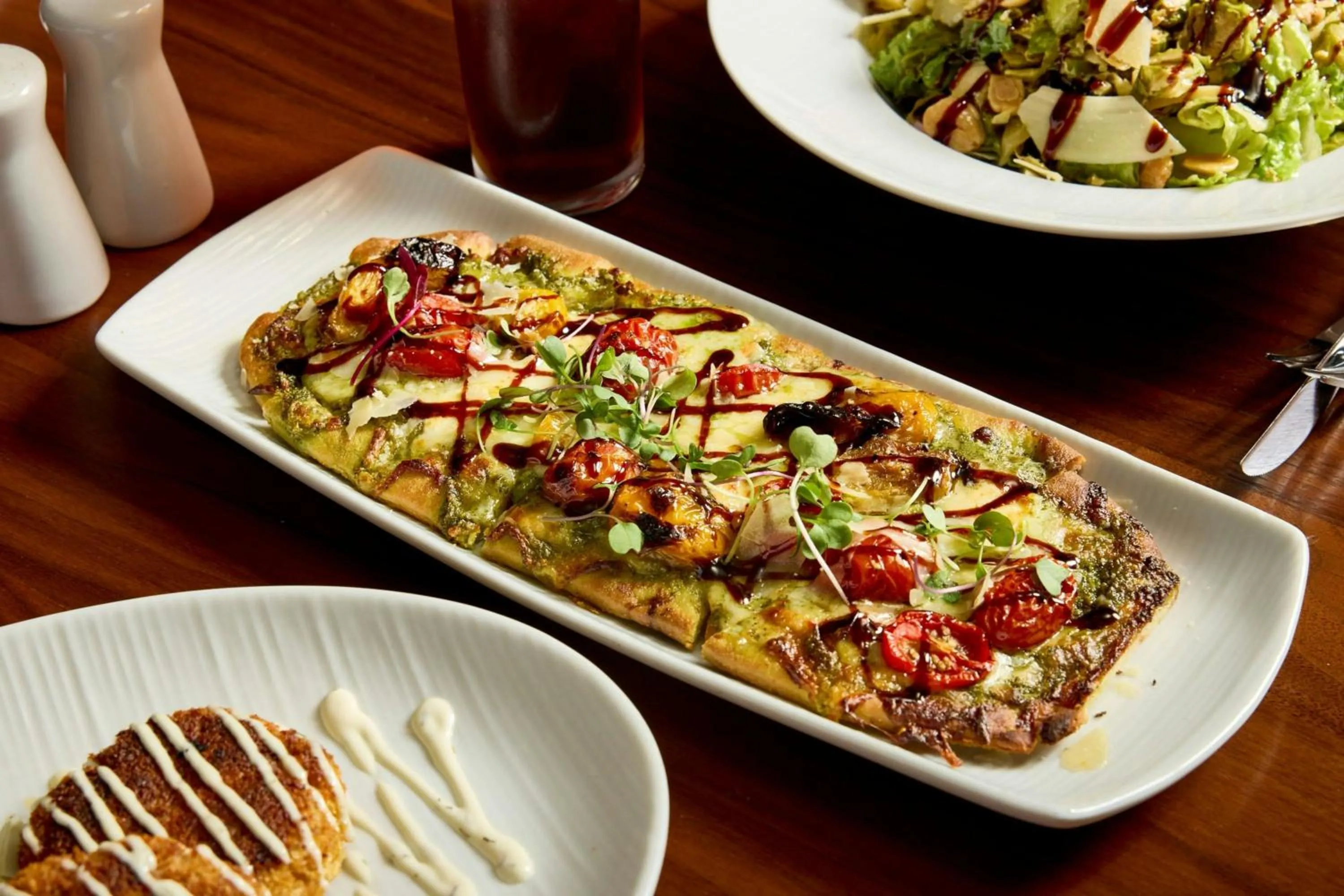 Restaurant/places to eat in Renaissance Indianapolis North Hotel