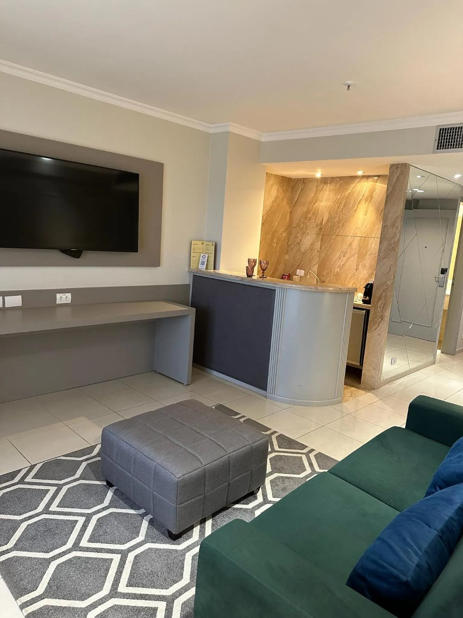 Communal lounge/ TV room in Hotel Saint Paul