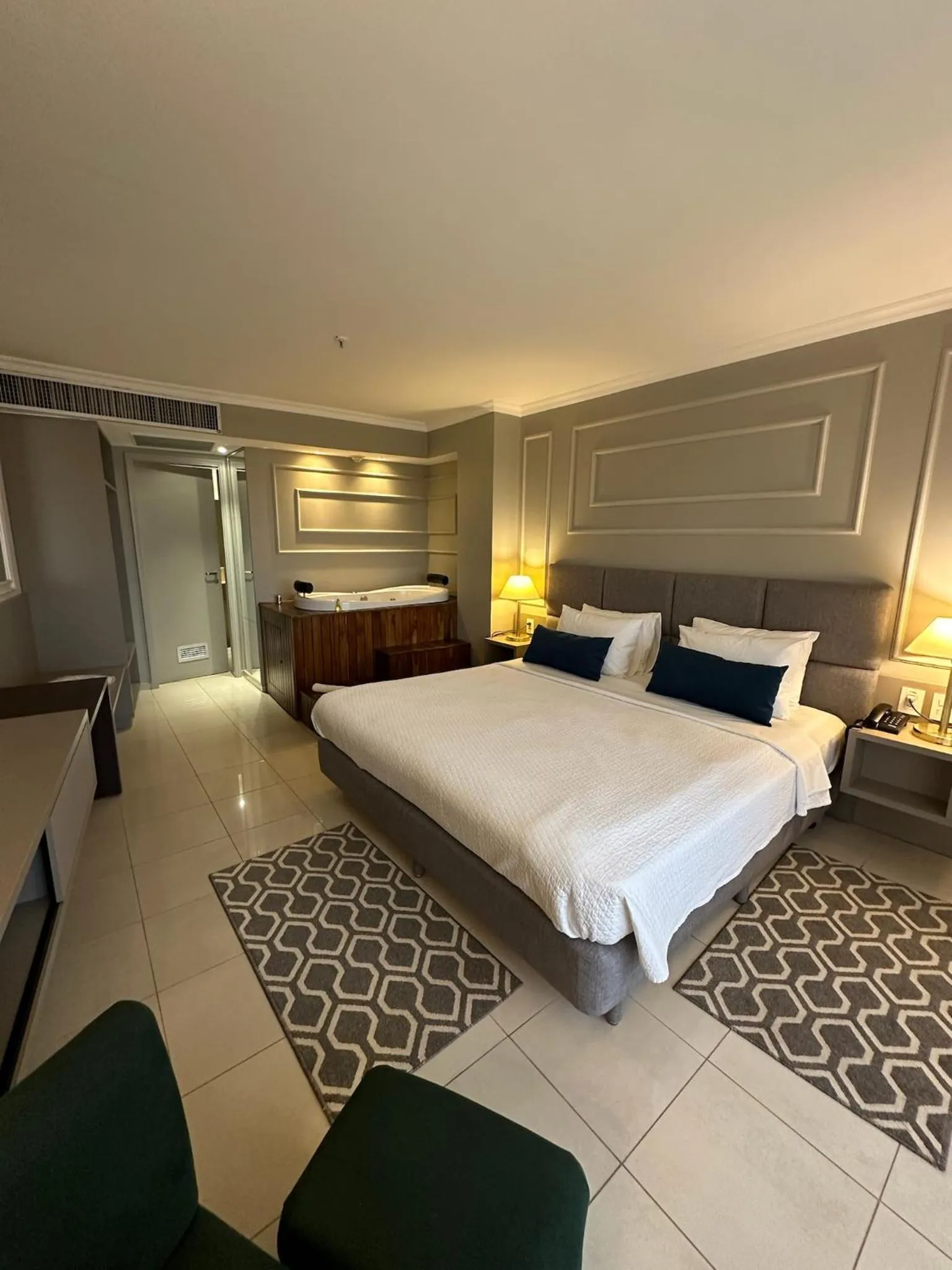 Bed in Hotel Saint Paul