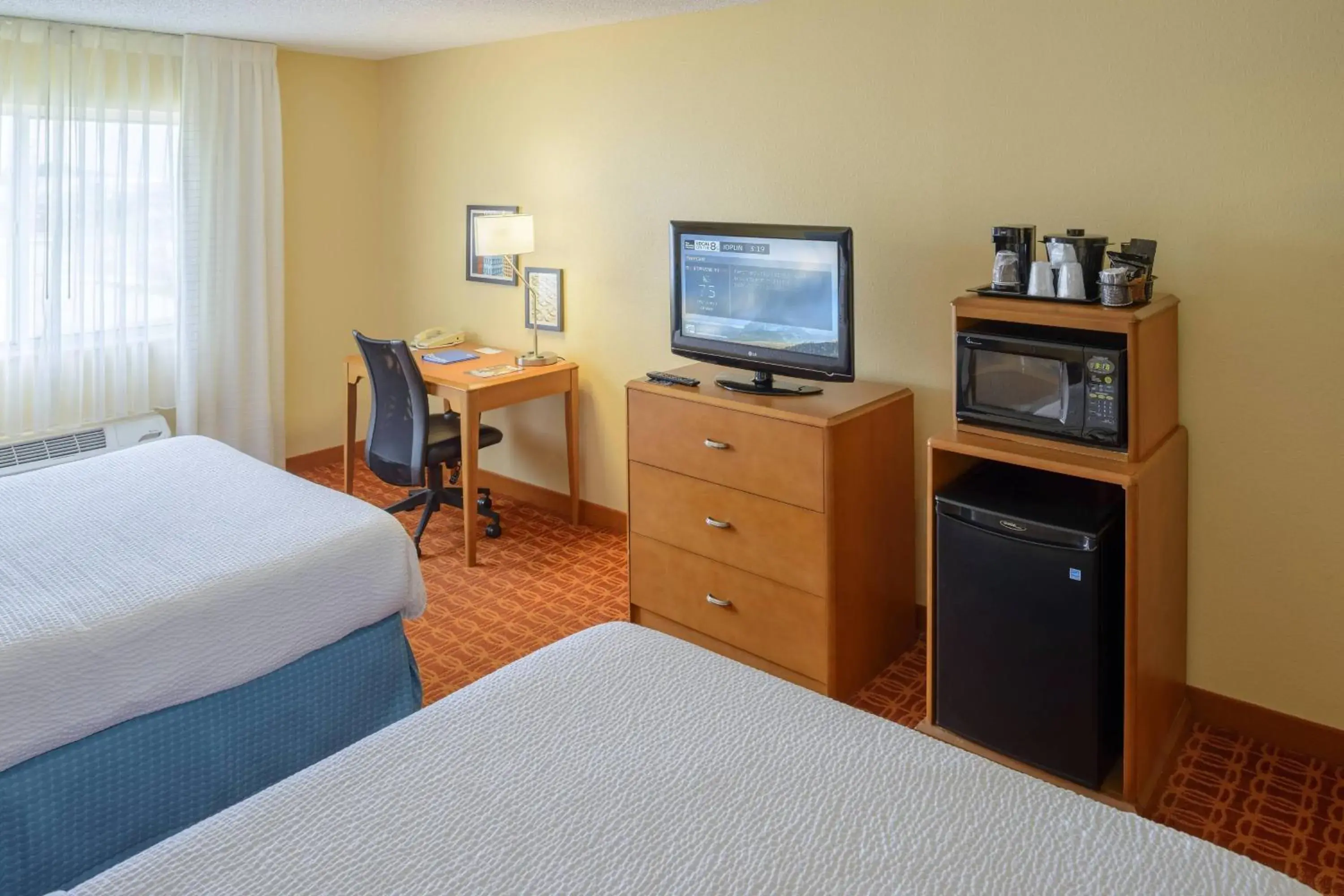 Photo of the whole room, TV/Entertainment Center in Fairfield Inn by Marriott Indianapolis South