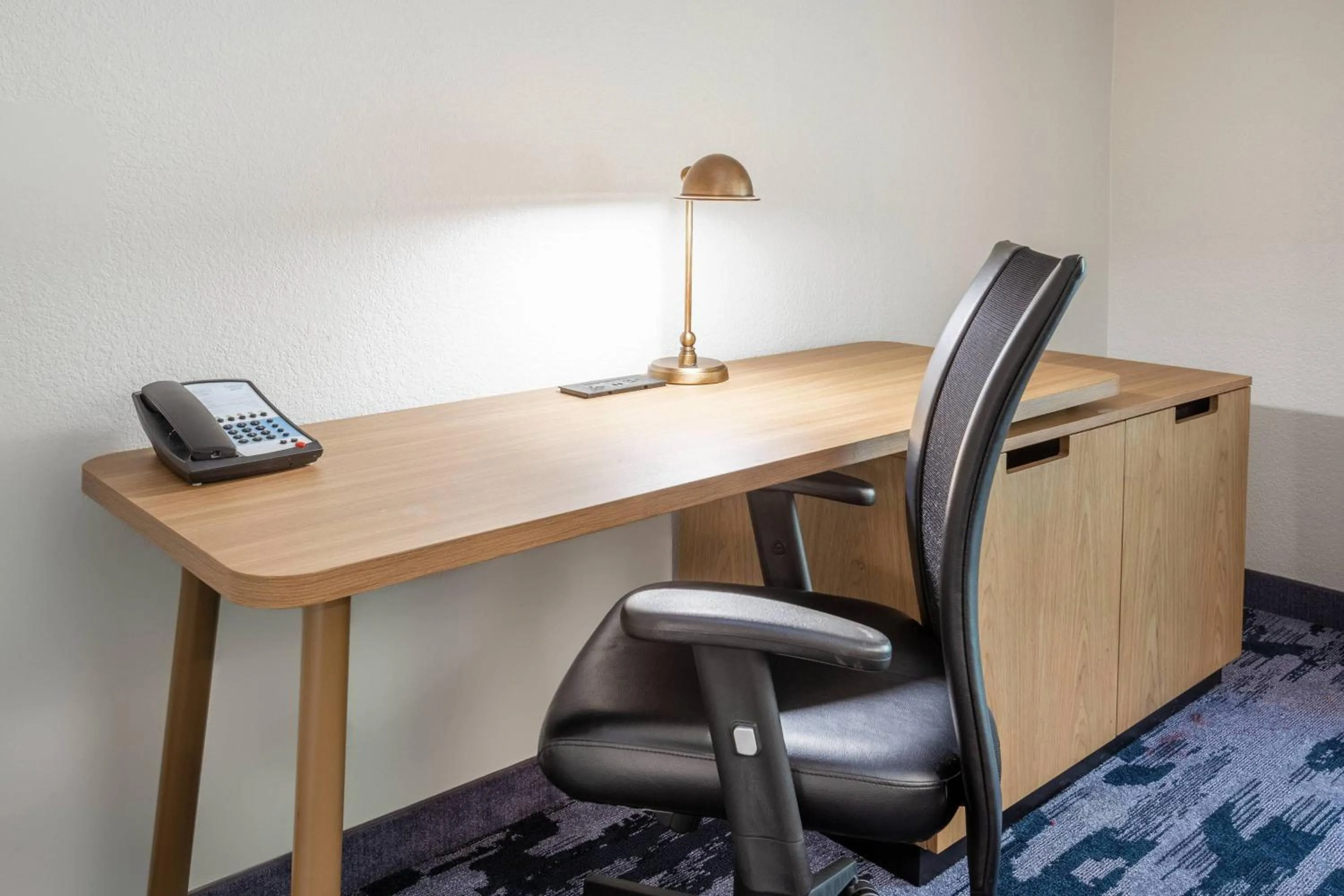 Bedroom in Fairfield Inn & Suites Indianapolis Northwest