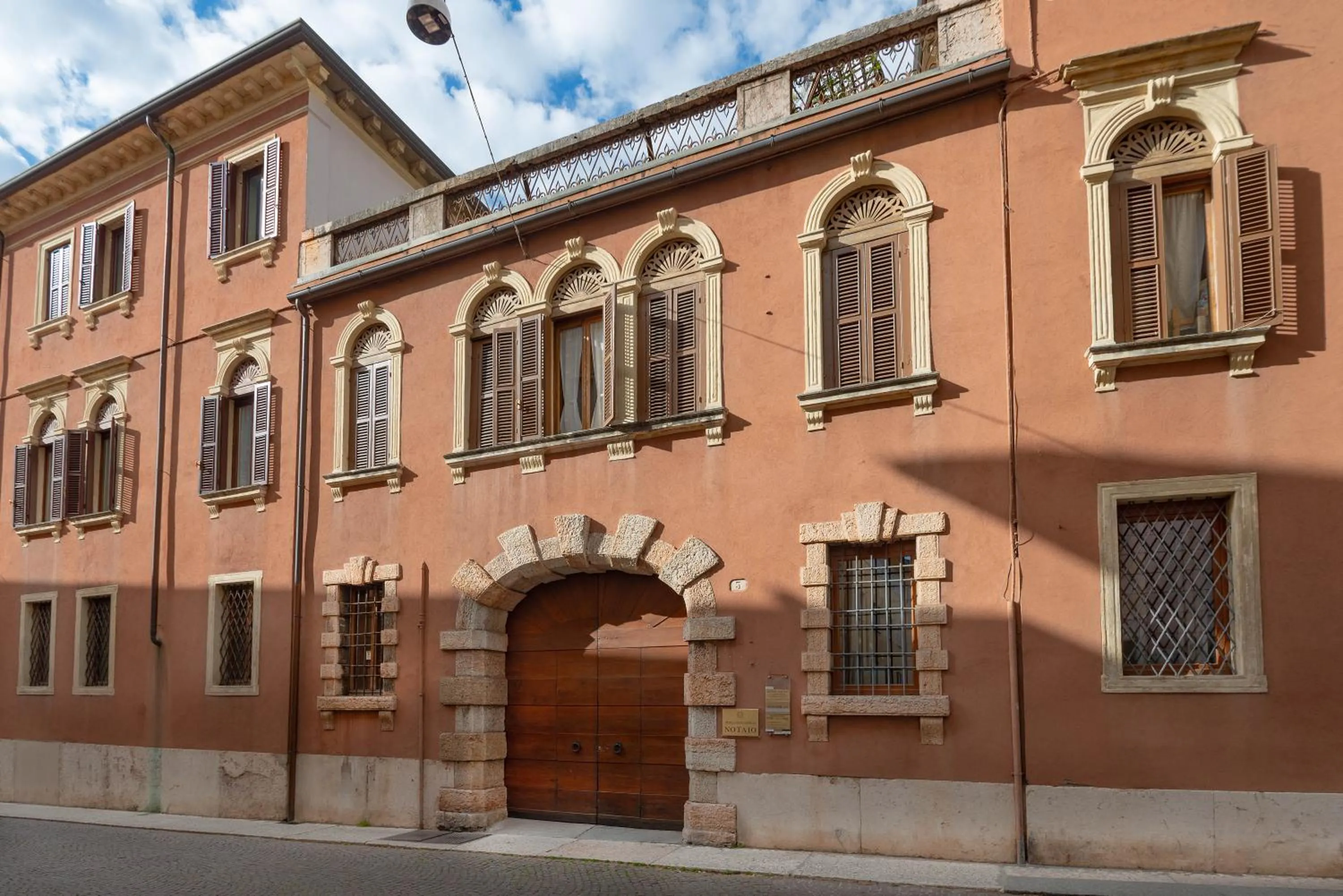 Property building in Amphitheatrum Arena
