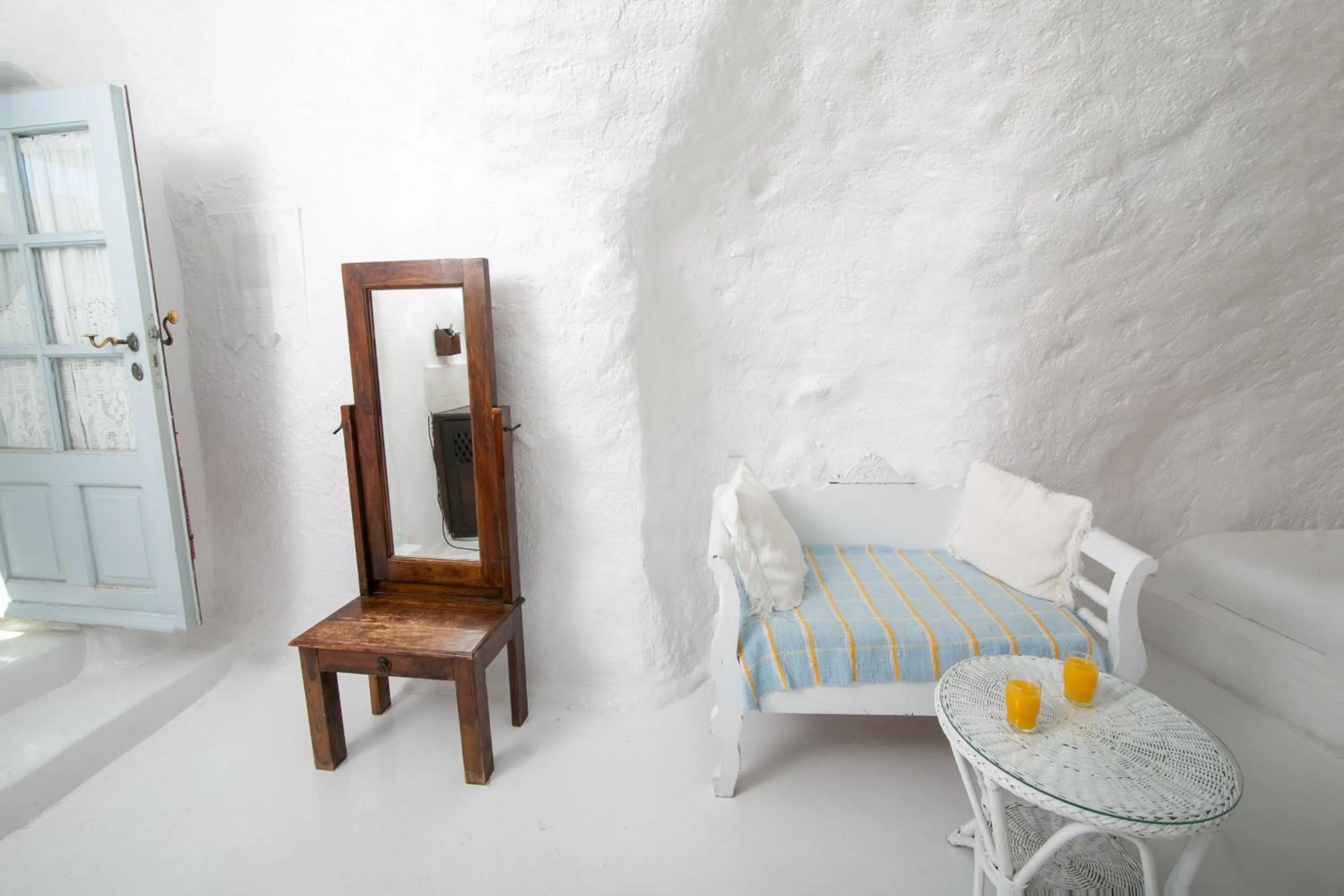 Decorative detail, Bed in Alexander's Suites