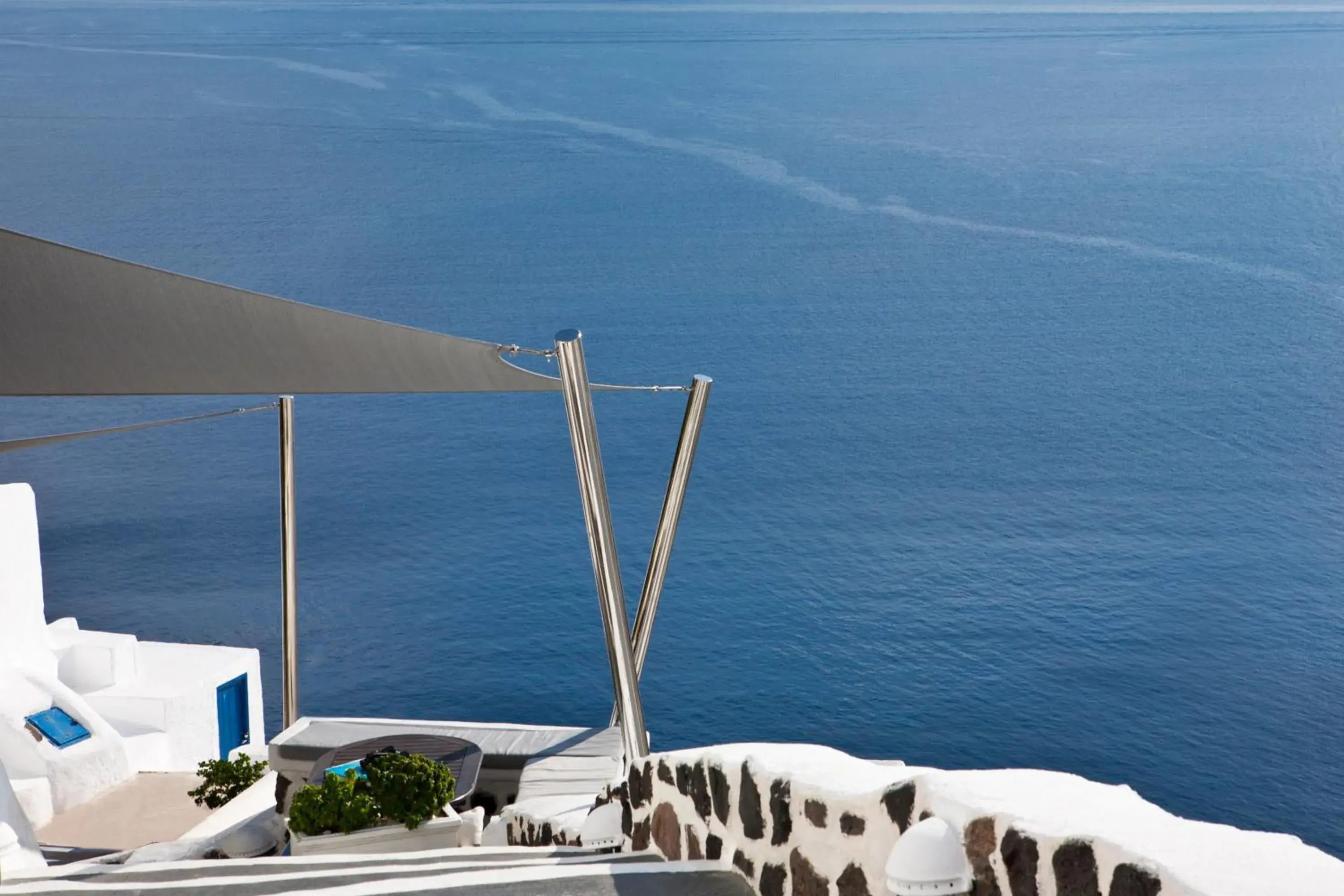 Facade/entrance in Alexander's Suites Facade/entrance in Alexander's Suites