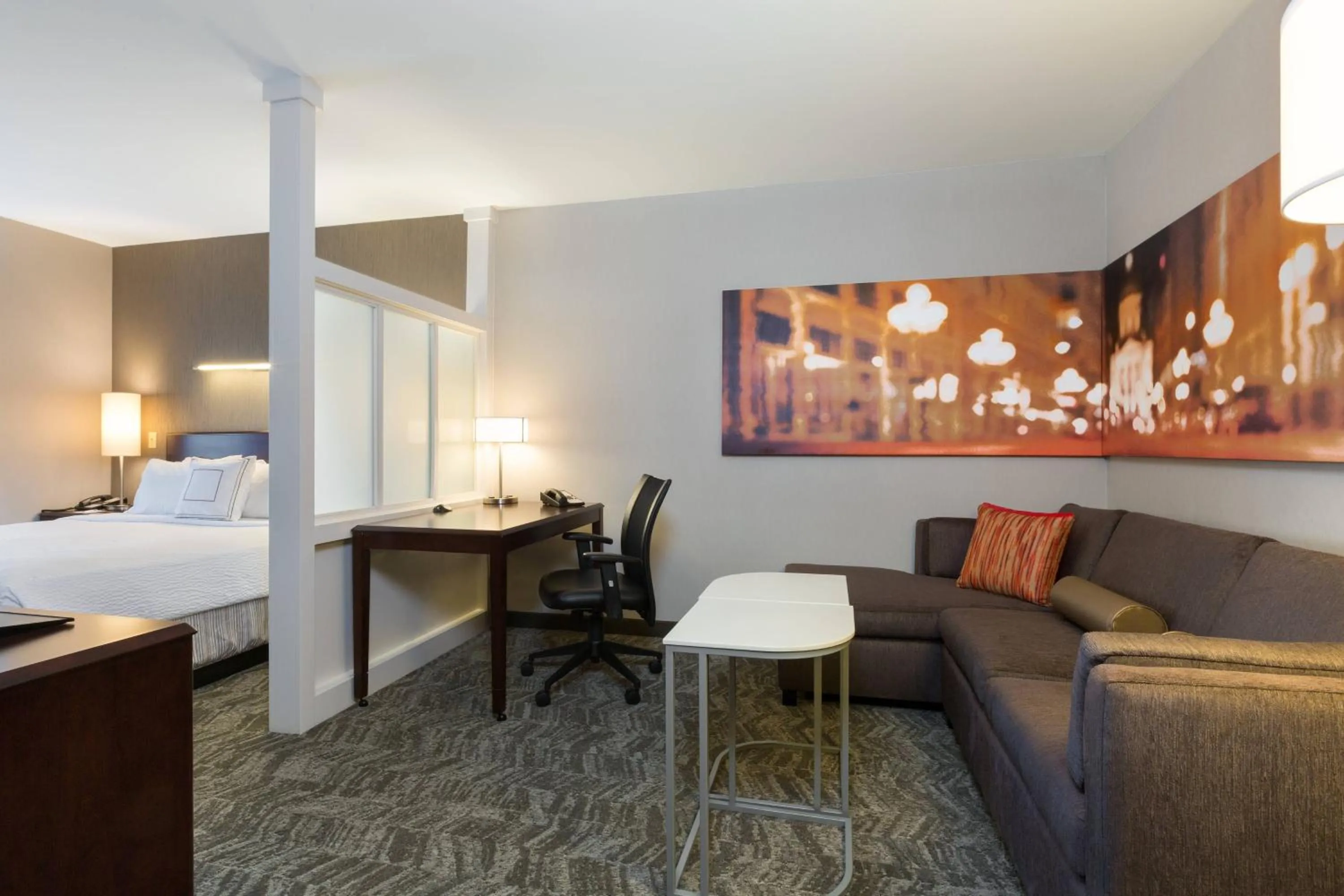 Living room, Bed in SpringHill Suites Indianapolis Fishers