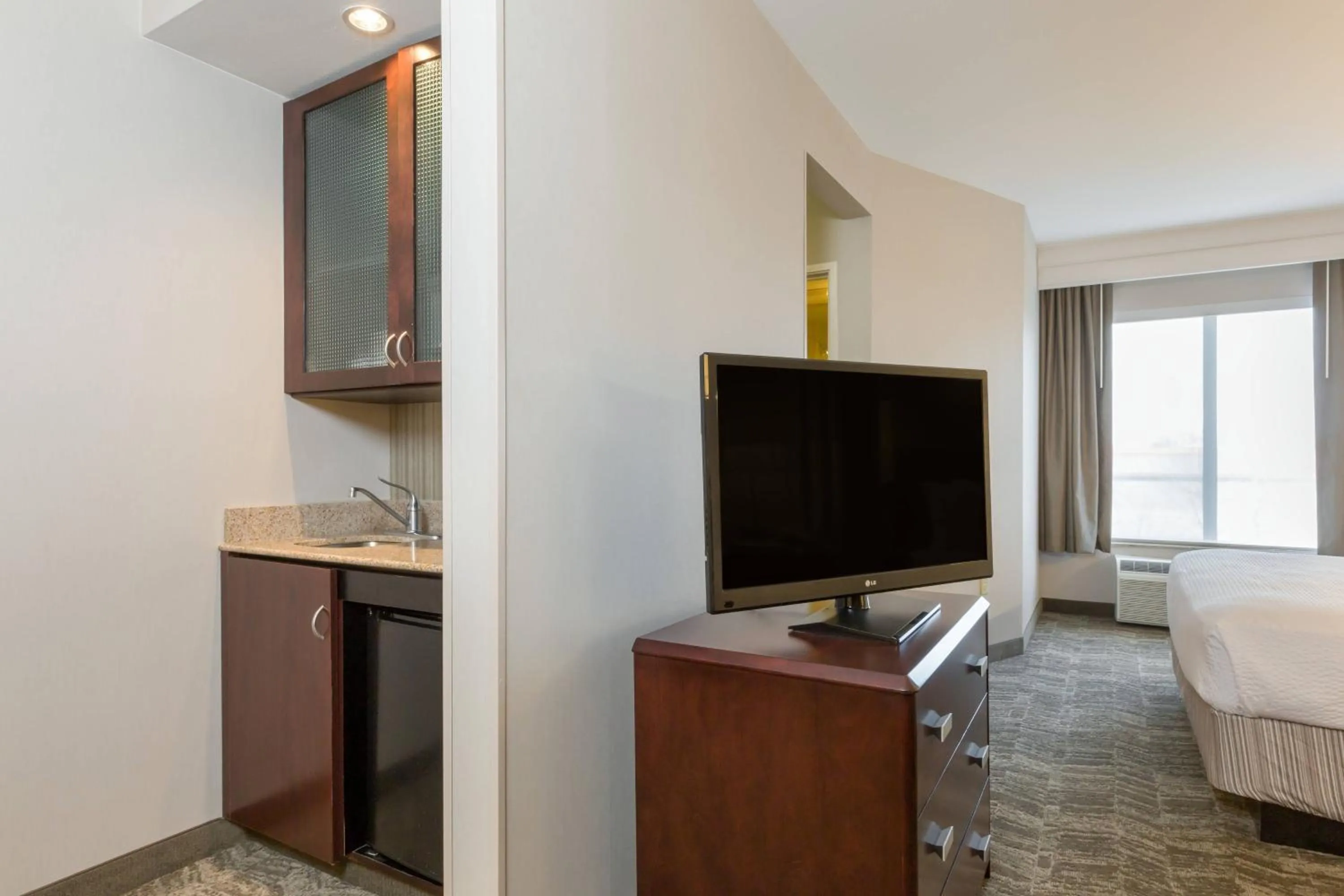 Bedroom, Bed in SpringHill Suites Indianapolis Fishers