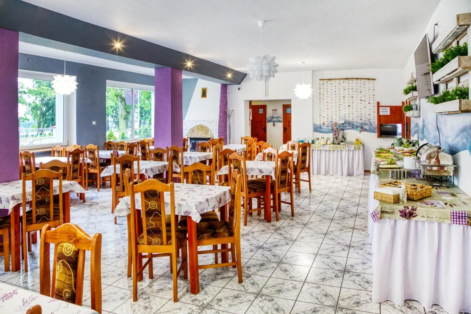 Restaurant/places to eat in Ośrodek Wypoczynkowy CHAMPION