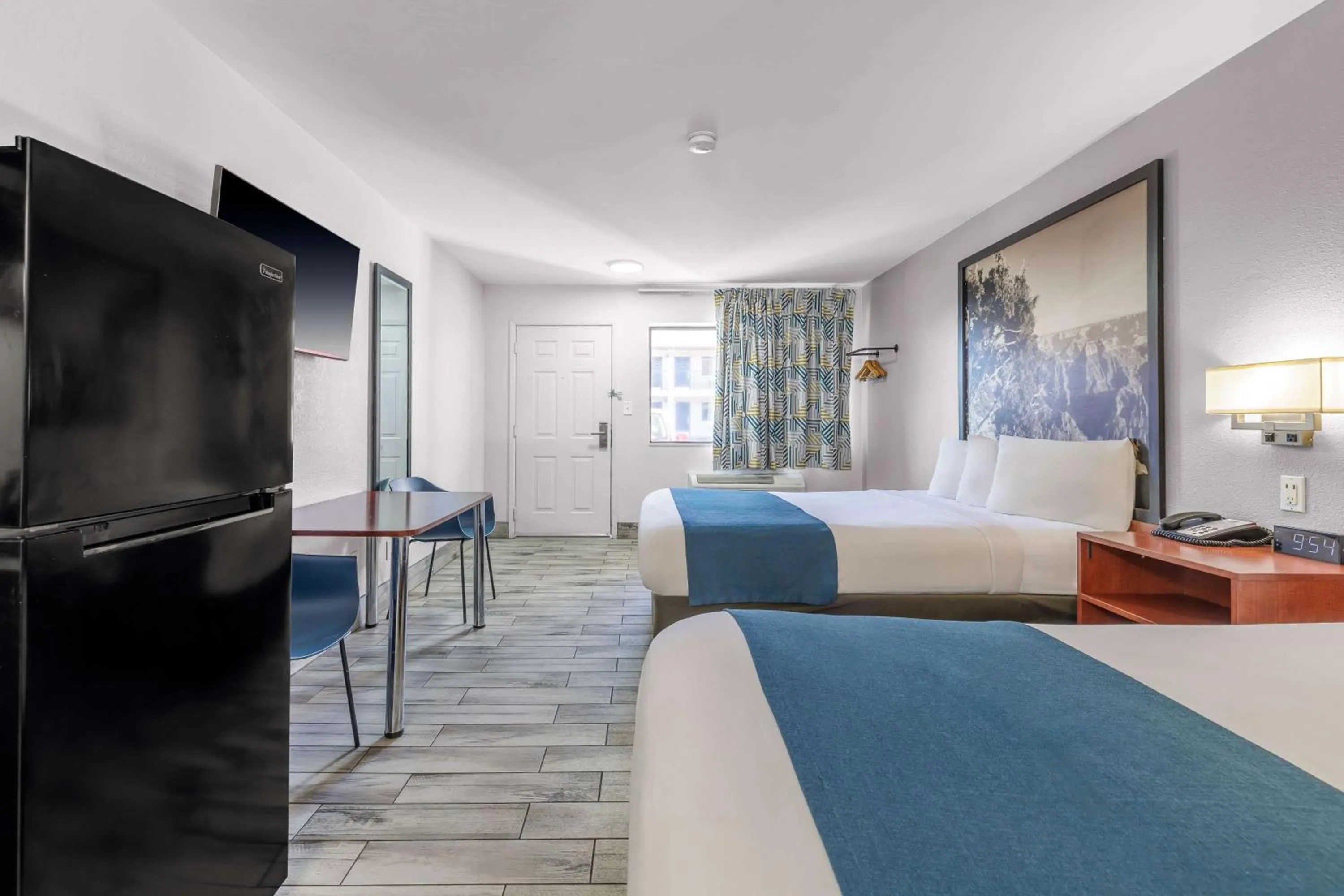 Bed in Studio 6 Flagstaff AZ