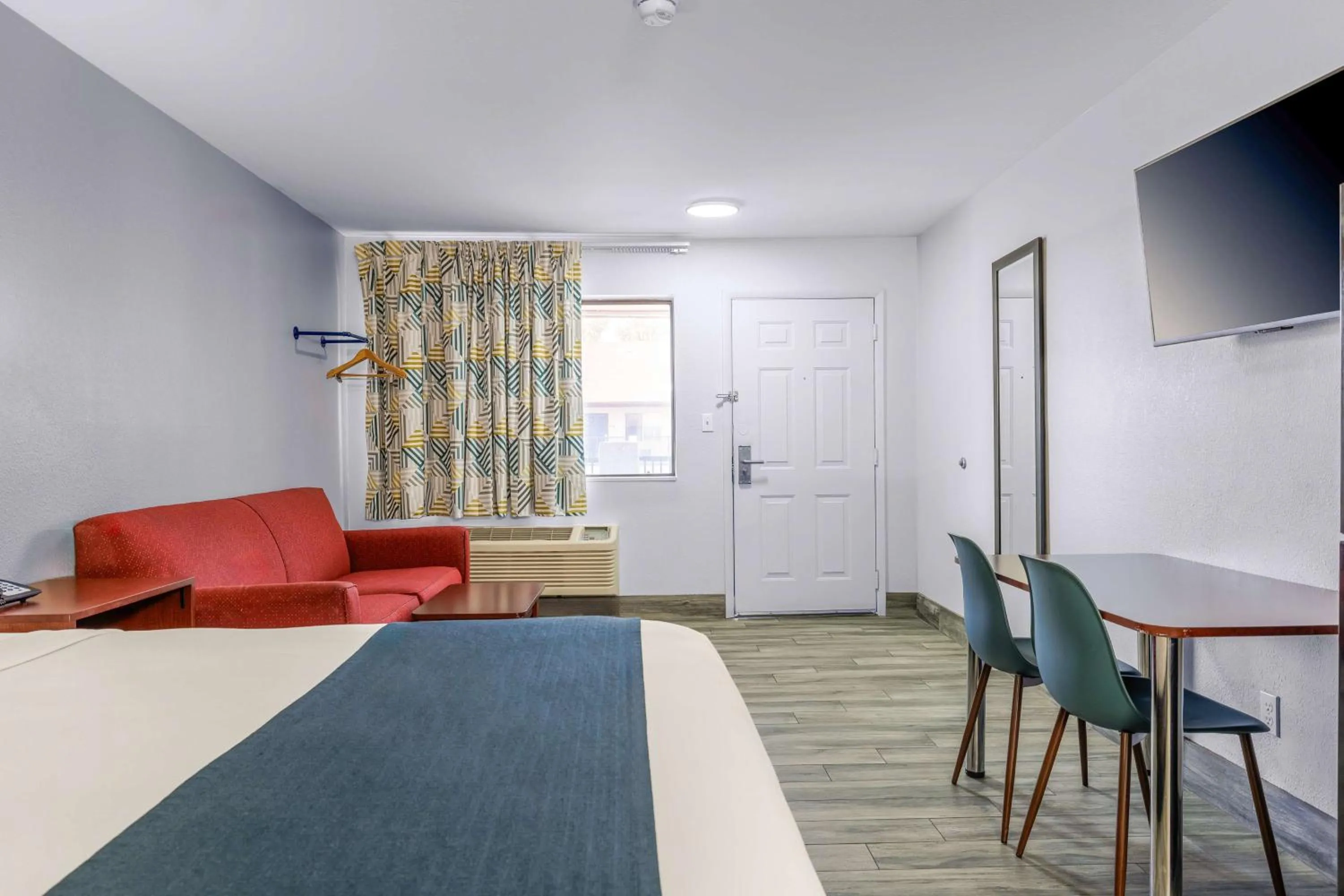 Bed in Studio 6 Flagstaff AZ