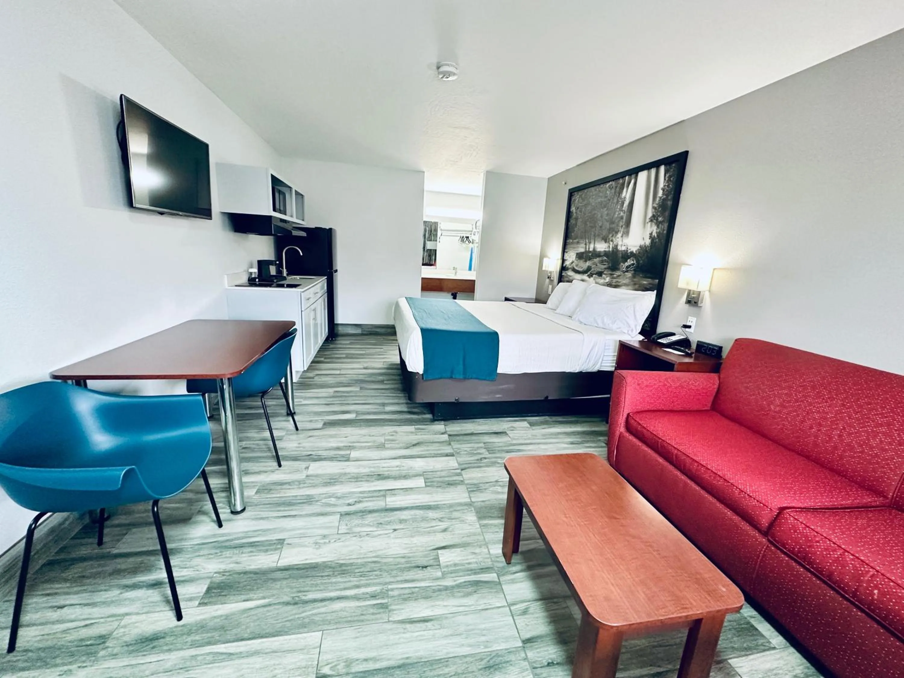 Bed in Studio 6 Flagstaff AZ