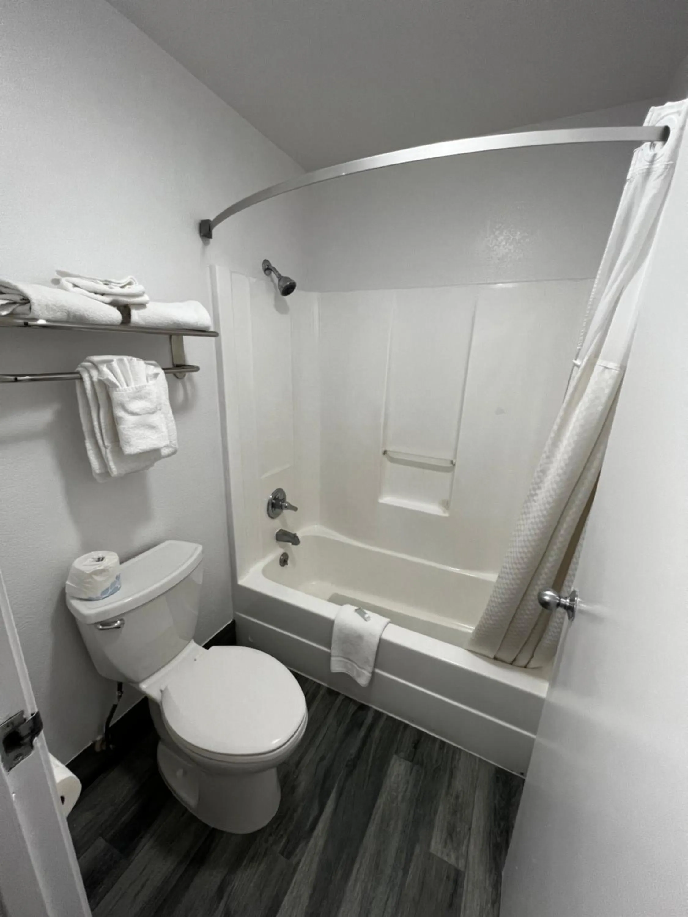 Bathroom in Studio 6 Flagstaff AZ