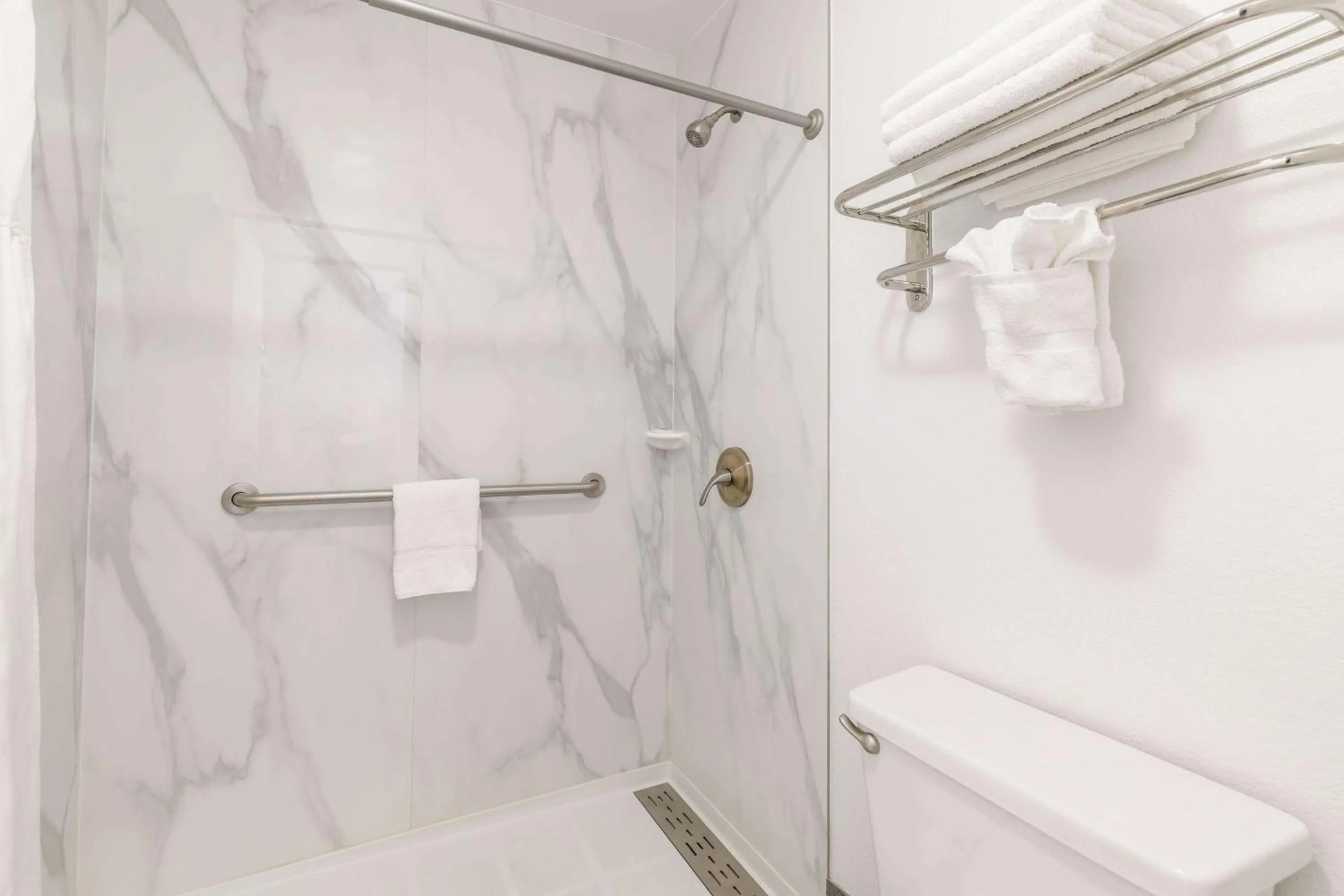 Shower in Studio 6 Flagstaff AZ