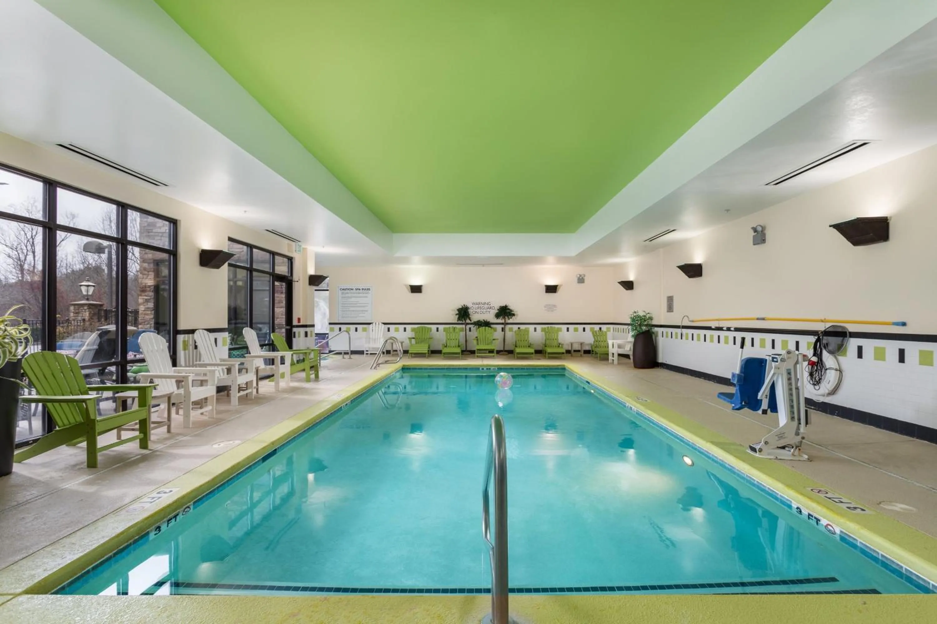 Swimming pool in Fairfield Inn Suites Elkin Jonesville