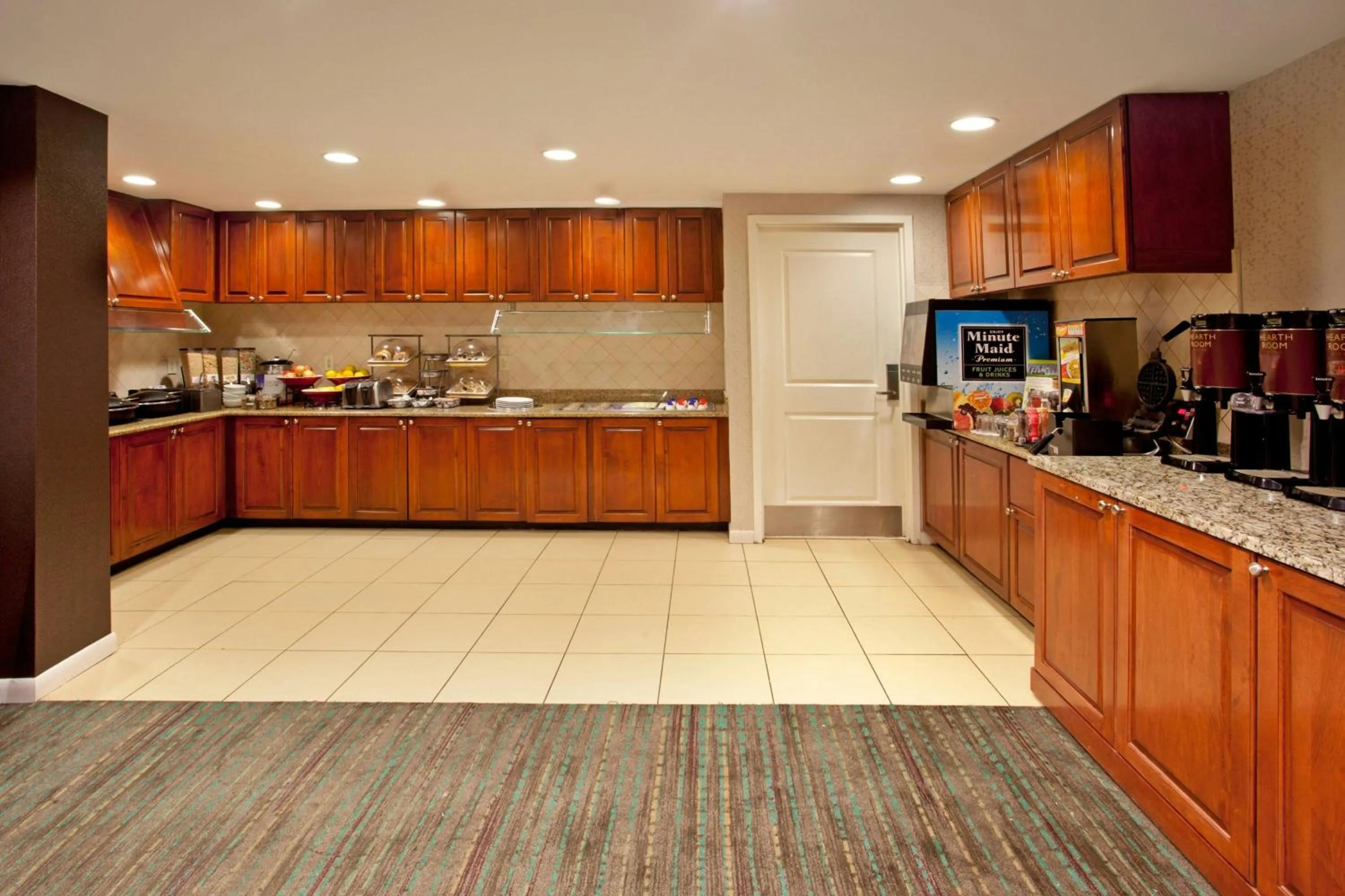 Breakfast in Residence Inn Jackson Ridgeland