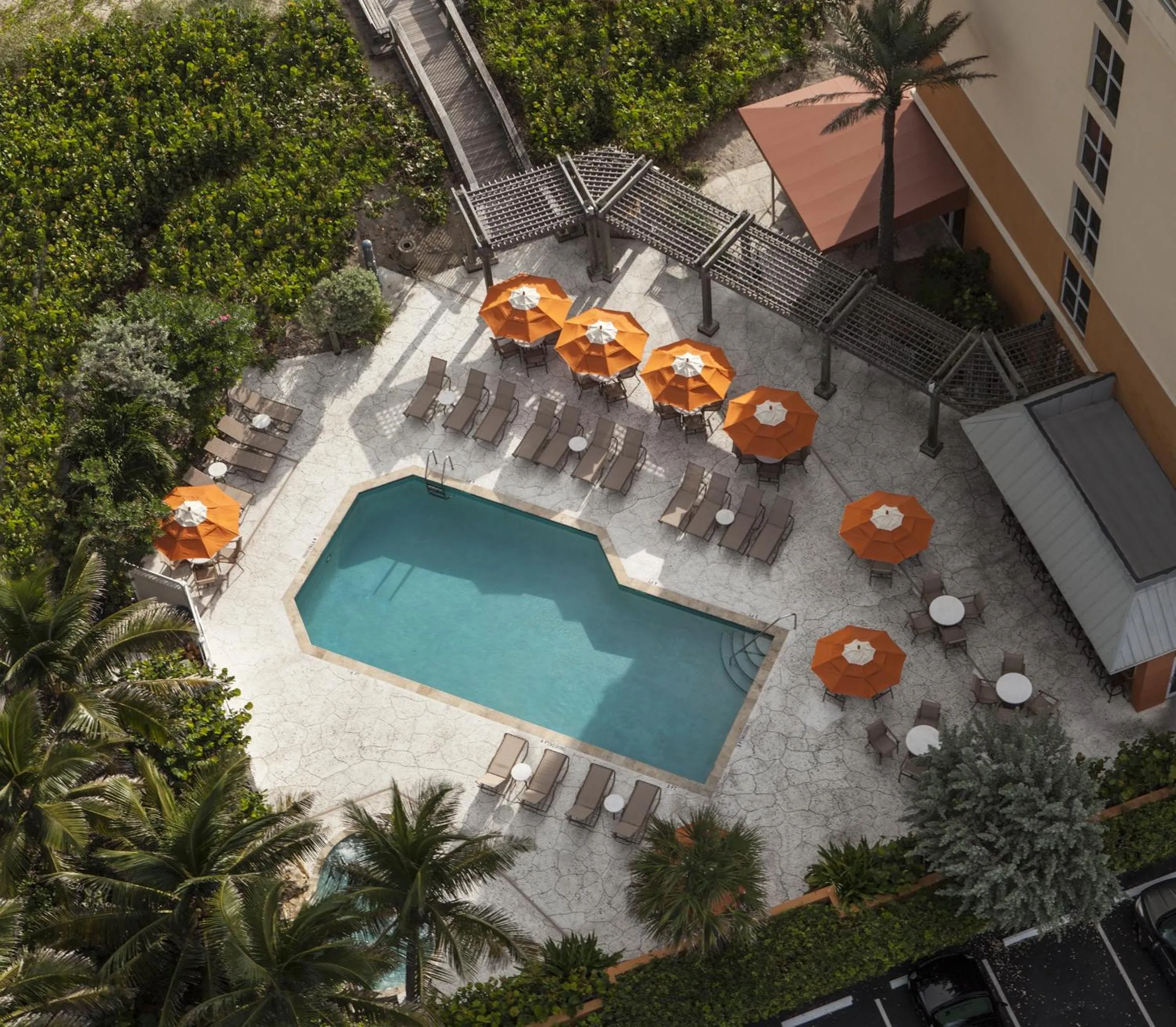 Bird's eye view in The Lucie