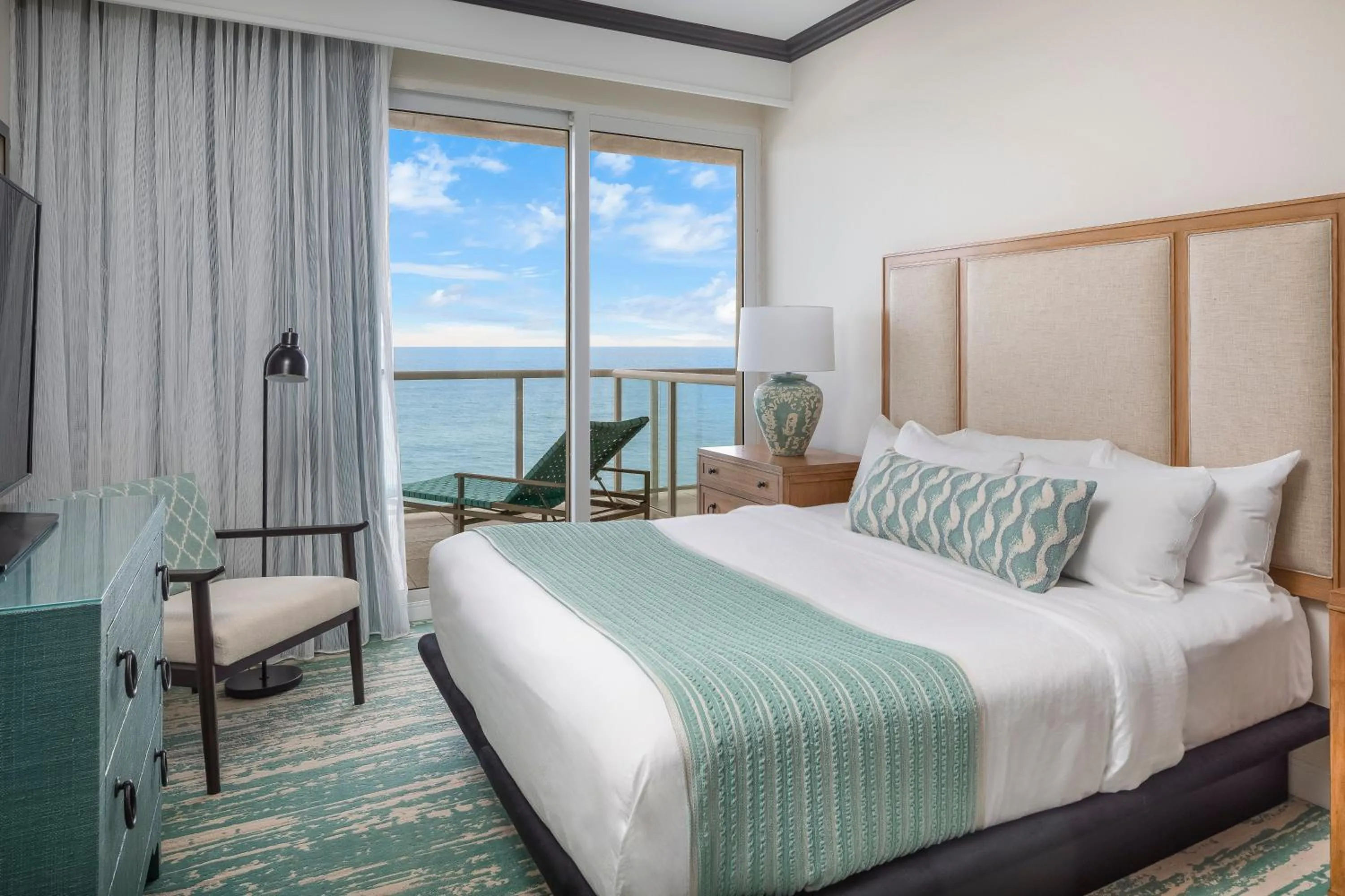 Bedroom, Bed in The Lucie