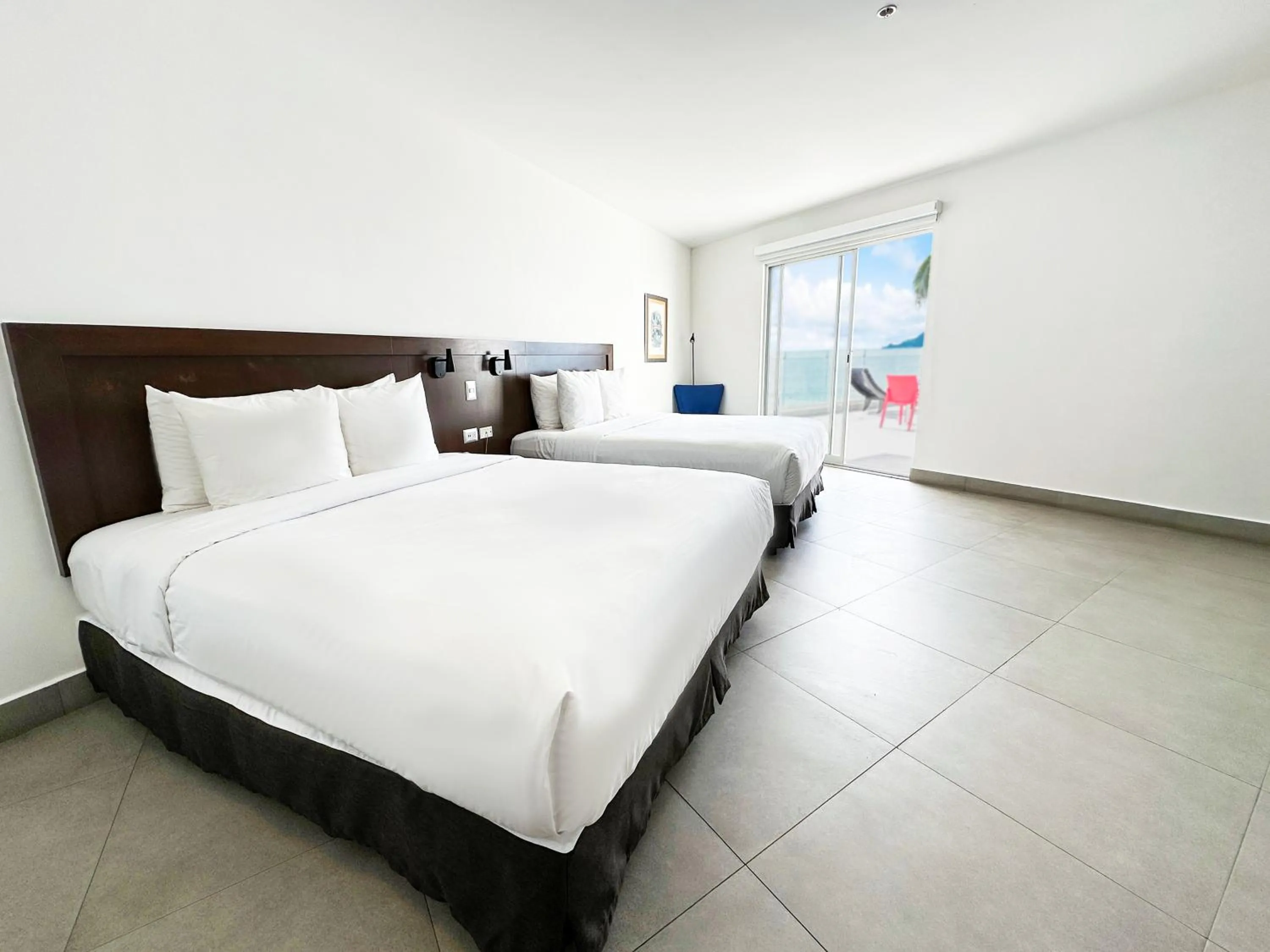 Bedroom, Bed in Park Inn by Radisson Mazatlan