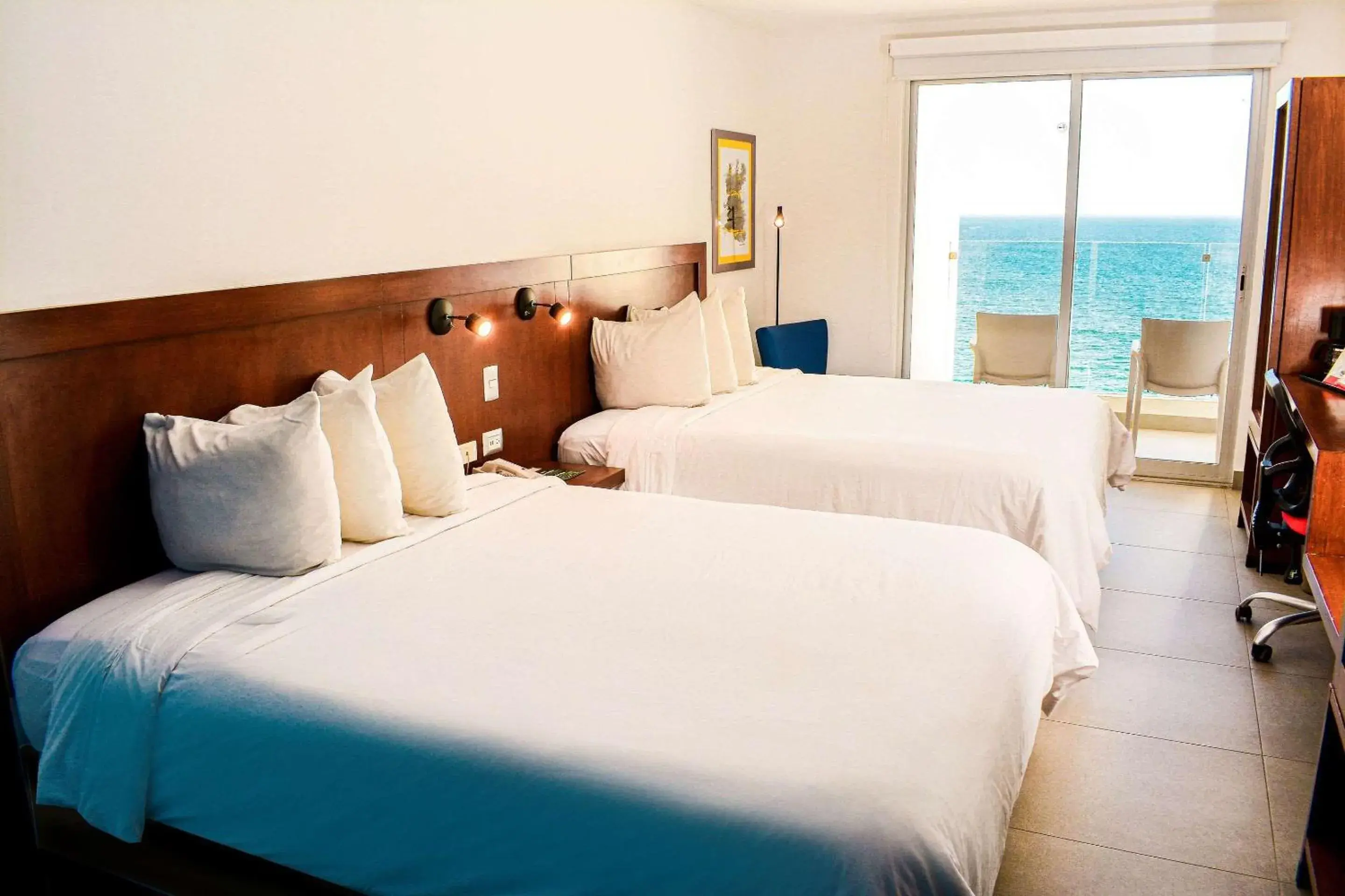 Bedroom, Bed in Park Inn by Radisson Mazatlan Bedroom, Bed in Park Inn by Radisson Mazatlan