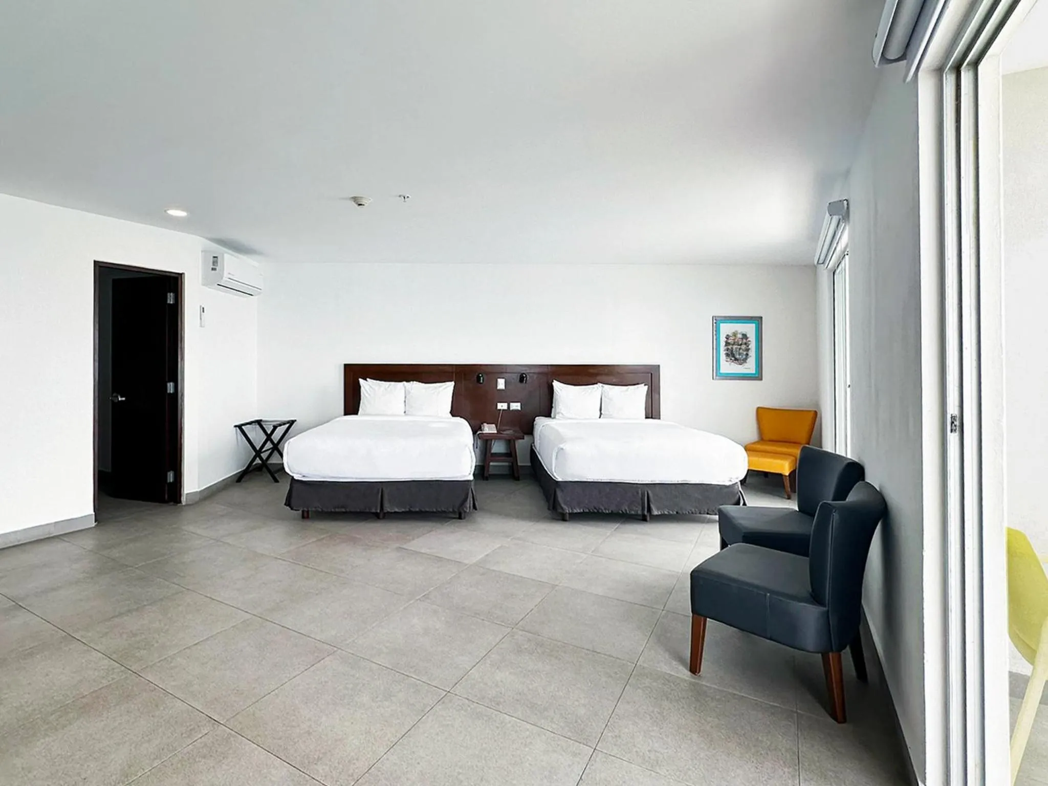 Bedroom, Bed in Park Inn by Radisson Mazatlan