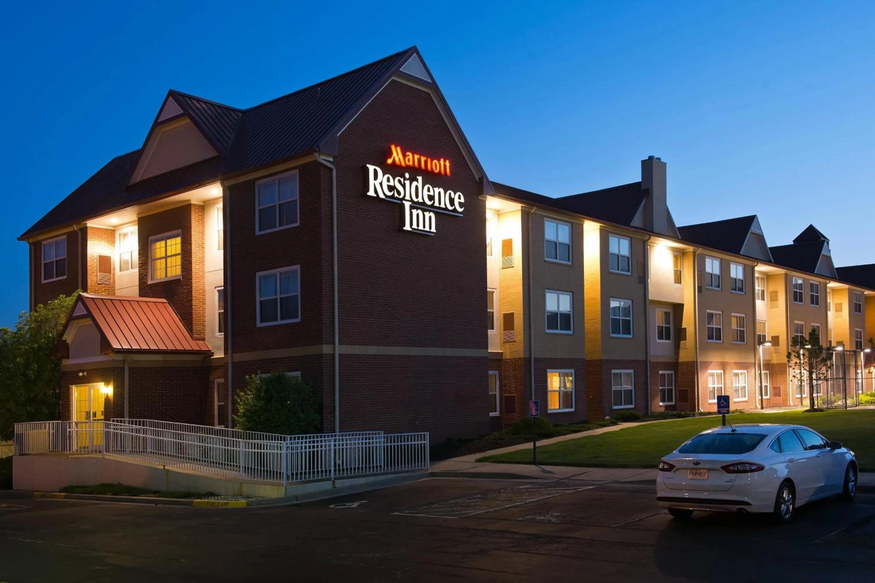 Property building in Residence Inn Kansas City Olathe