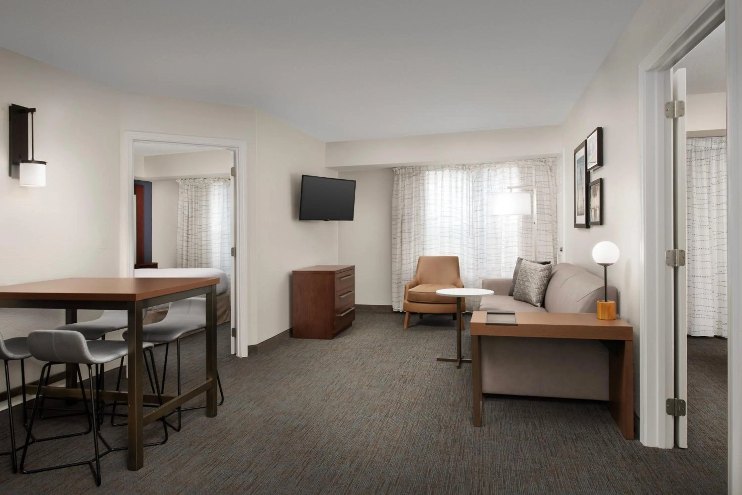 Living room in Residence Inn Kansas City Overland Park