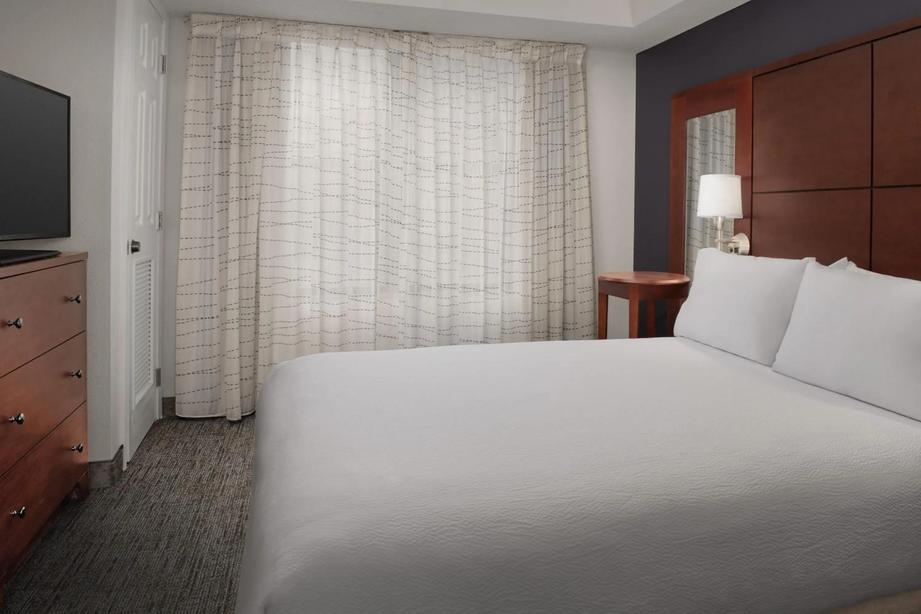 Bedroom, Bed in Residence Inn Kansas City Overland Park