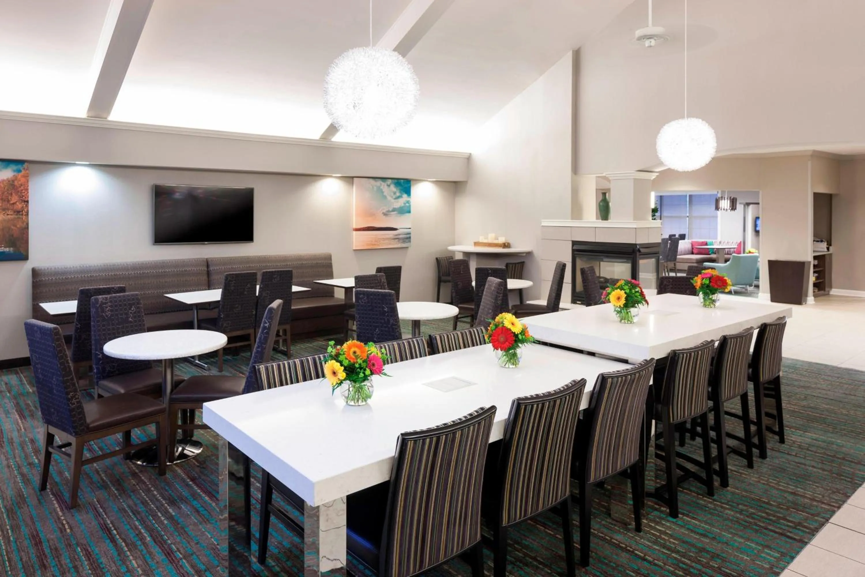 Restaurant/places to eat in Residence Inn Kansas City Overland Park