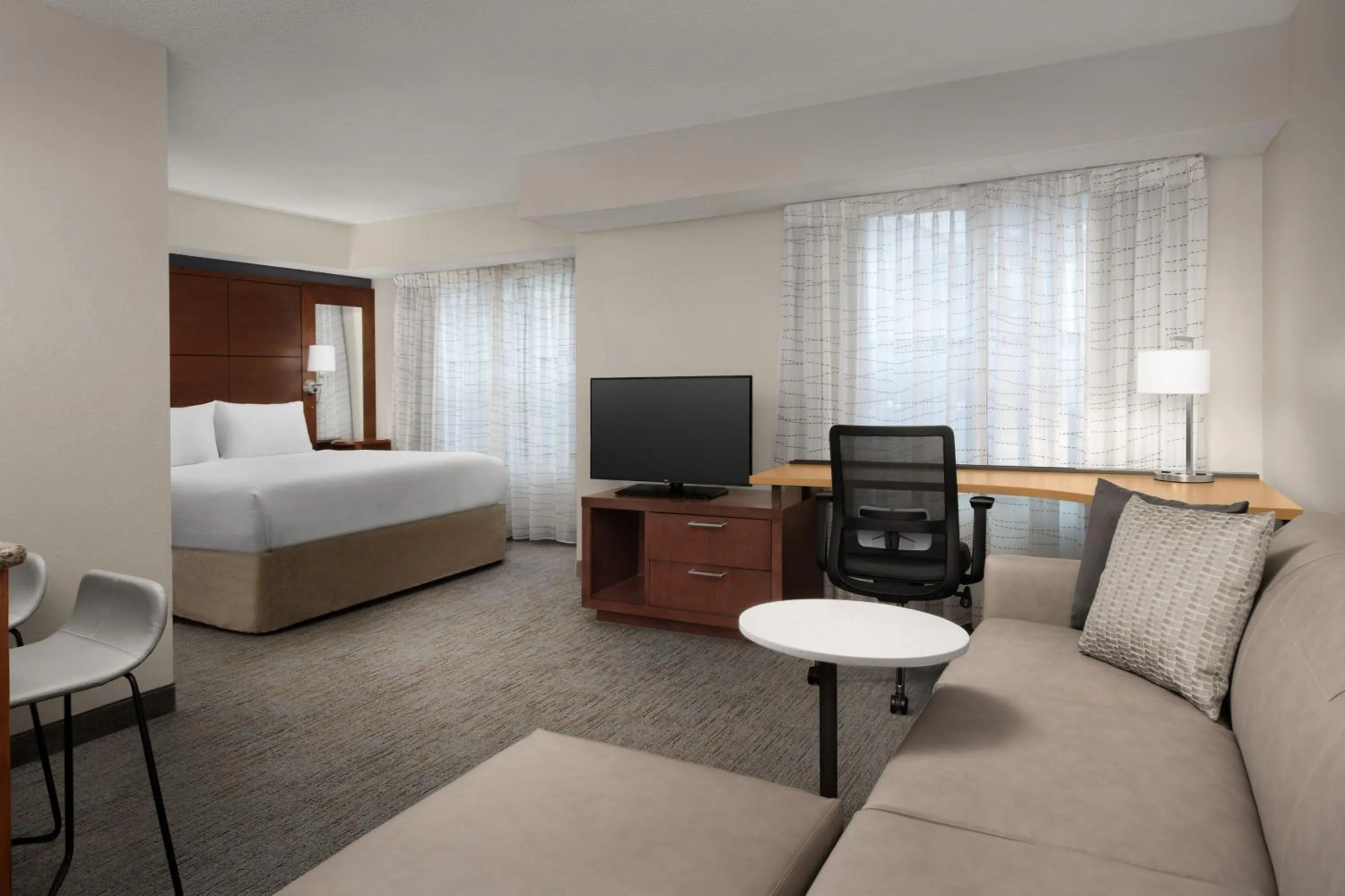Photo of the whole room, Bed in Residence Inn Kansas City Overland Park