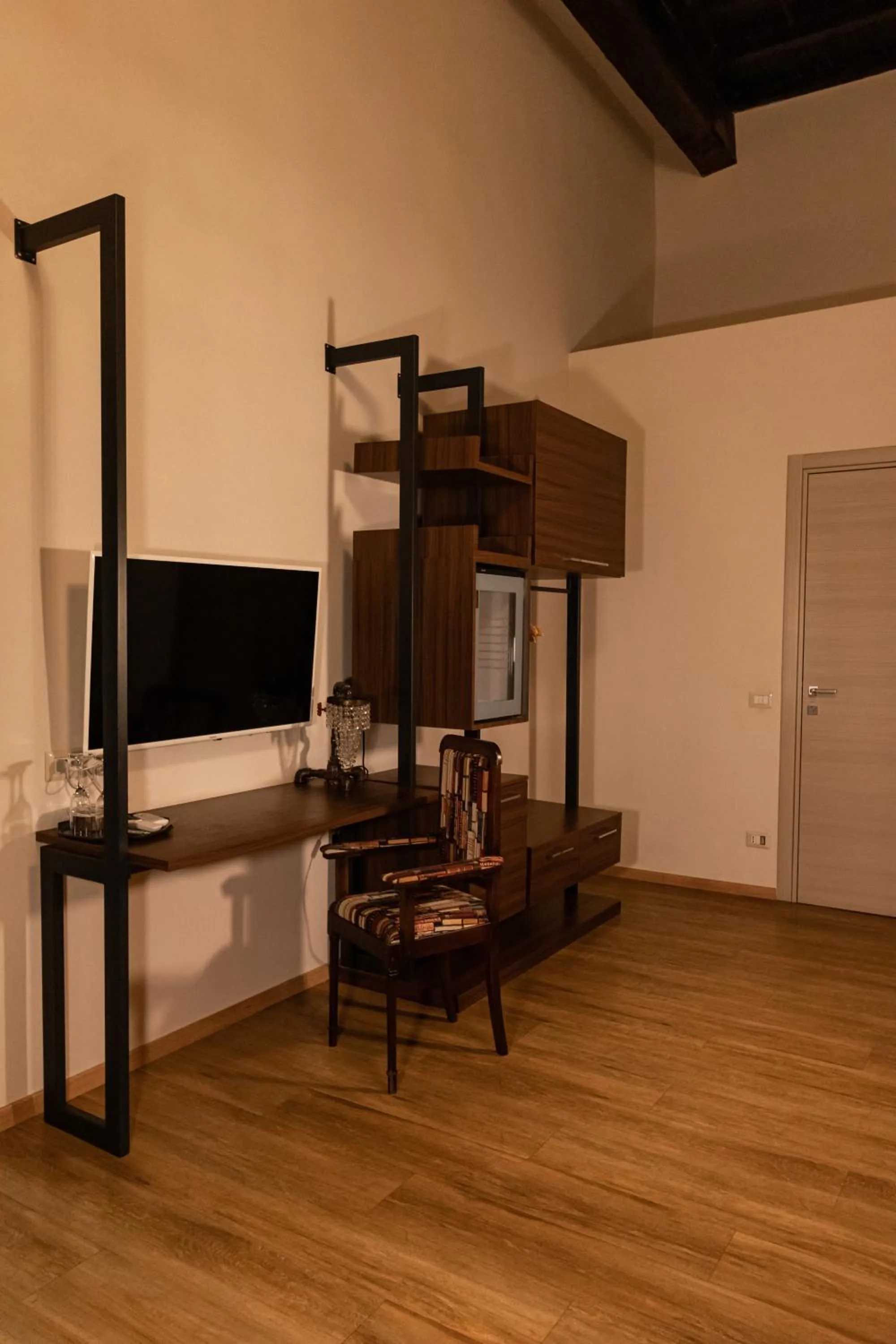 TV and multimedia in Duomo Luxury Suites