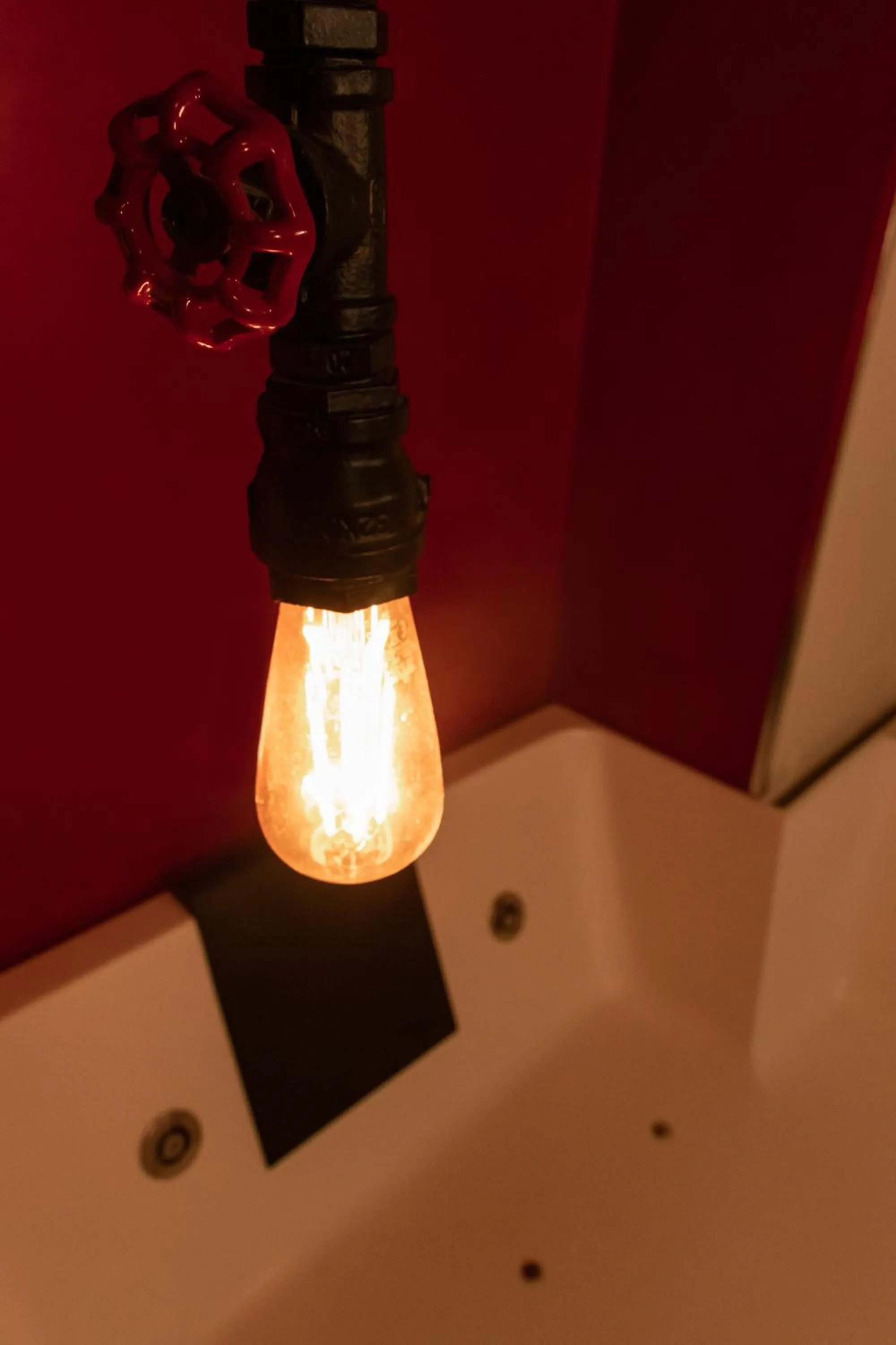 Hot Tub in Duomo Luxury Suites