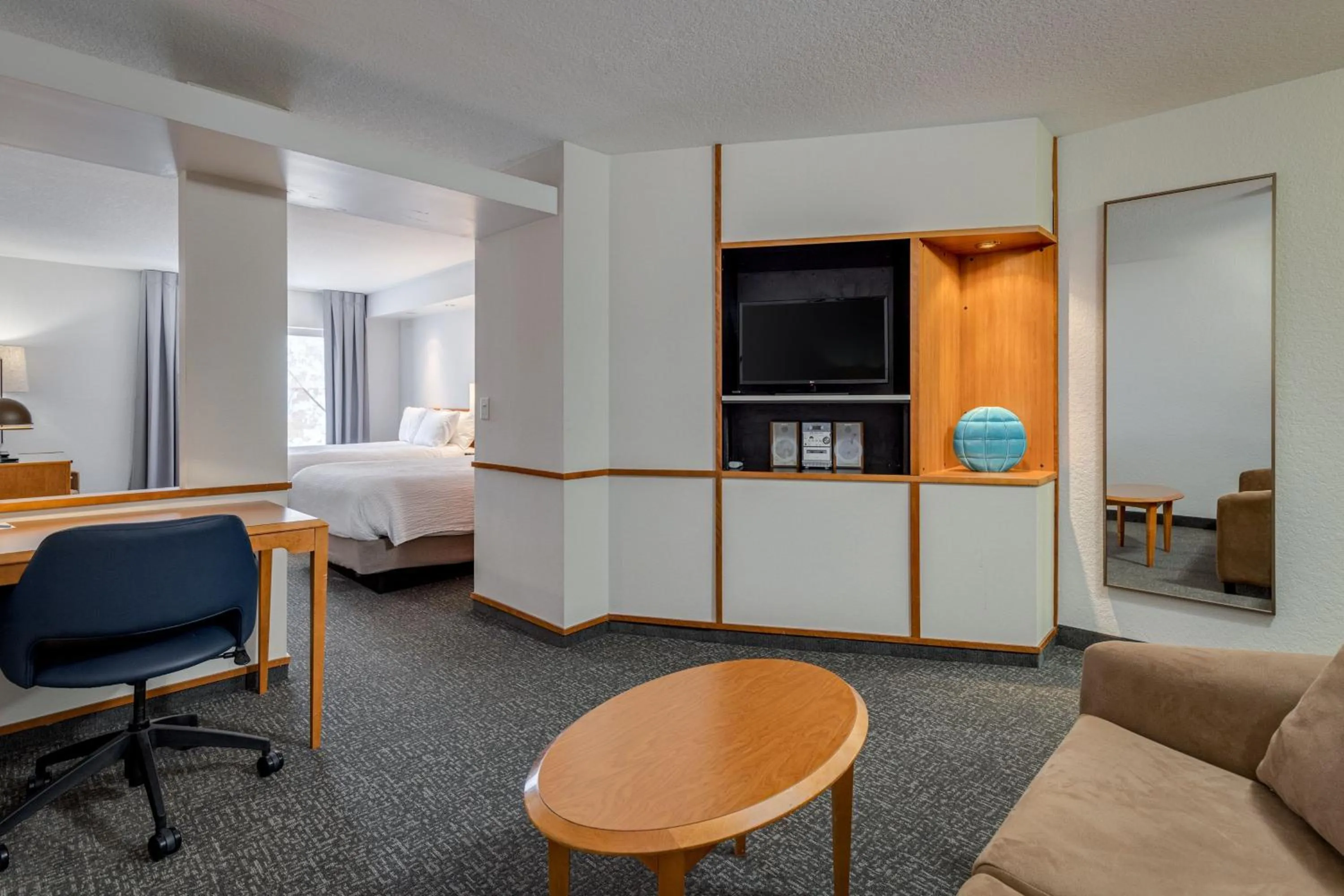 Living room, Bed in Fairfield Inn & Suites by Marriott Lawton