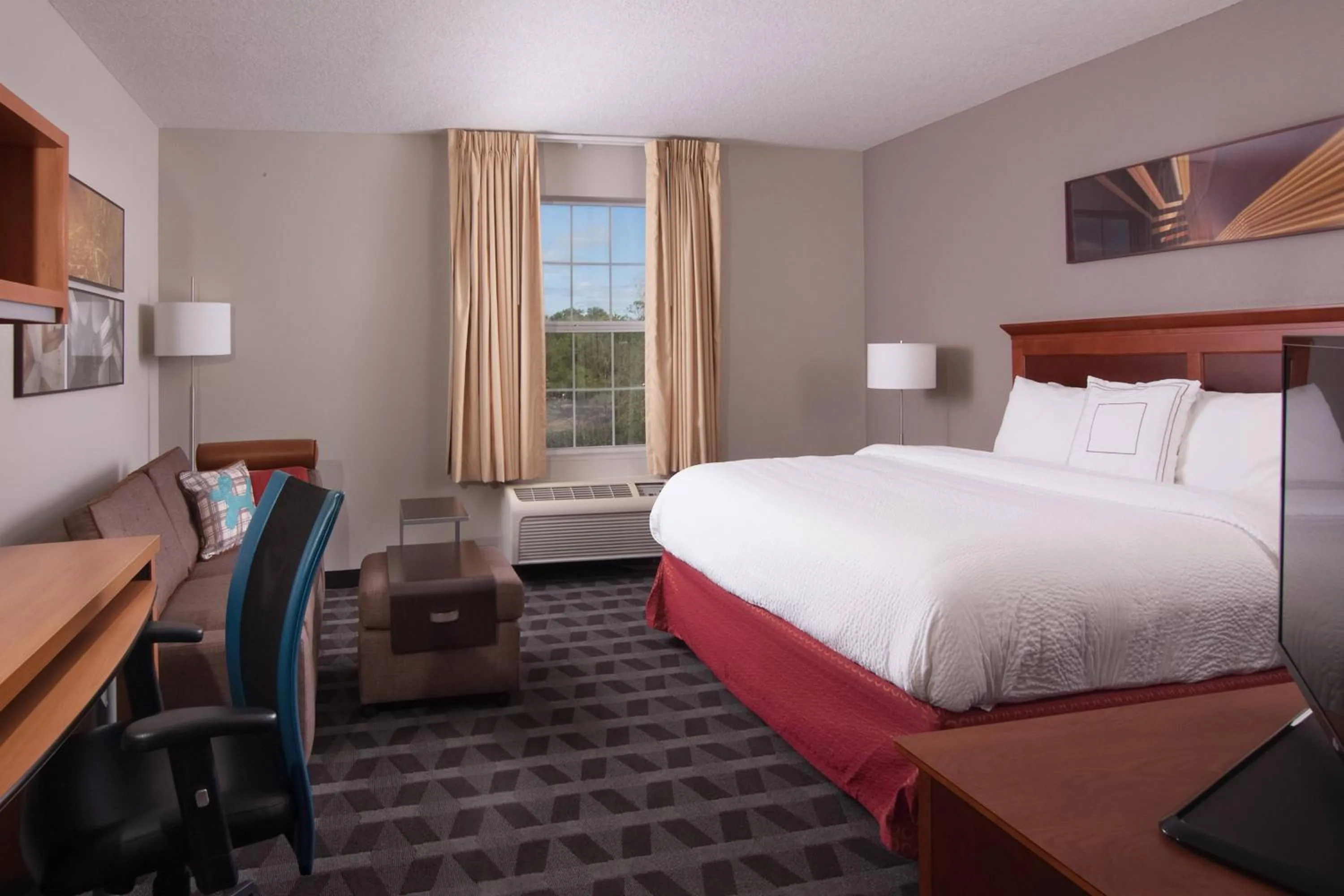 Photo of the whole room, Bed in TownePlace Suites The Villages