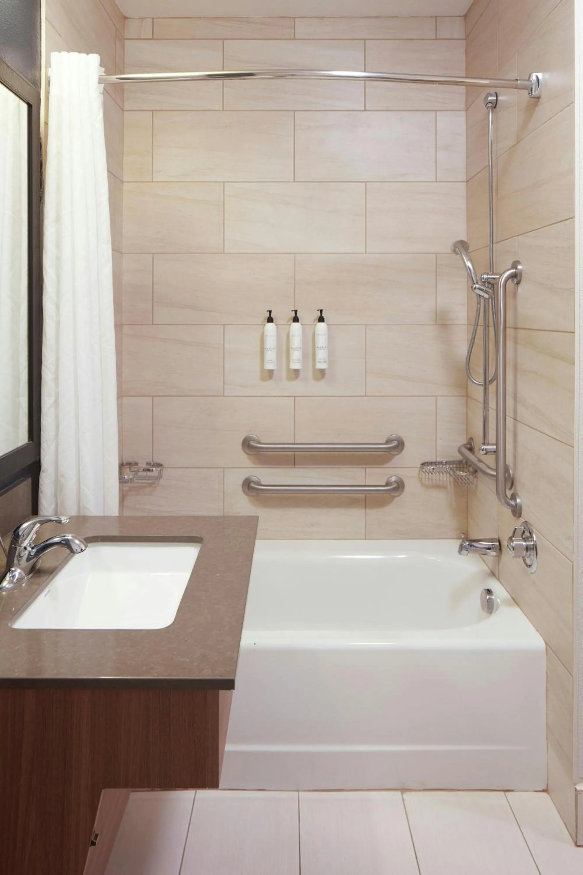 Photo of the whole room in Fairfield by Marriott Frankfort